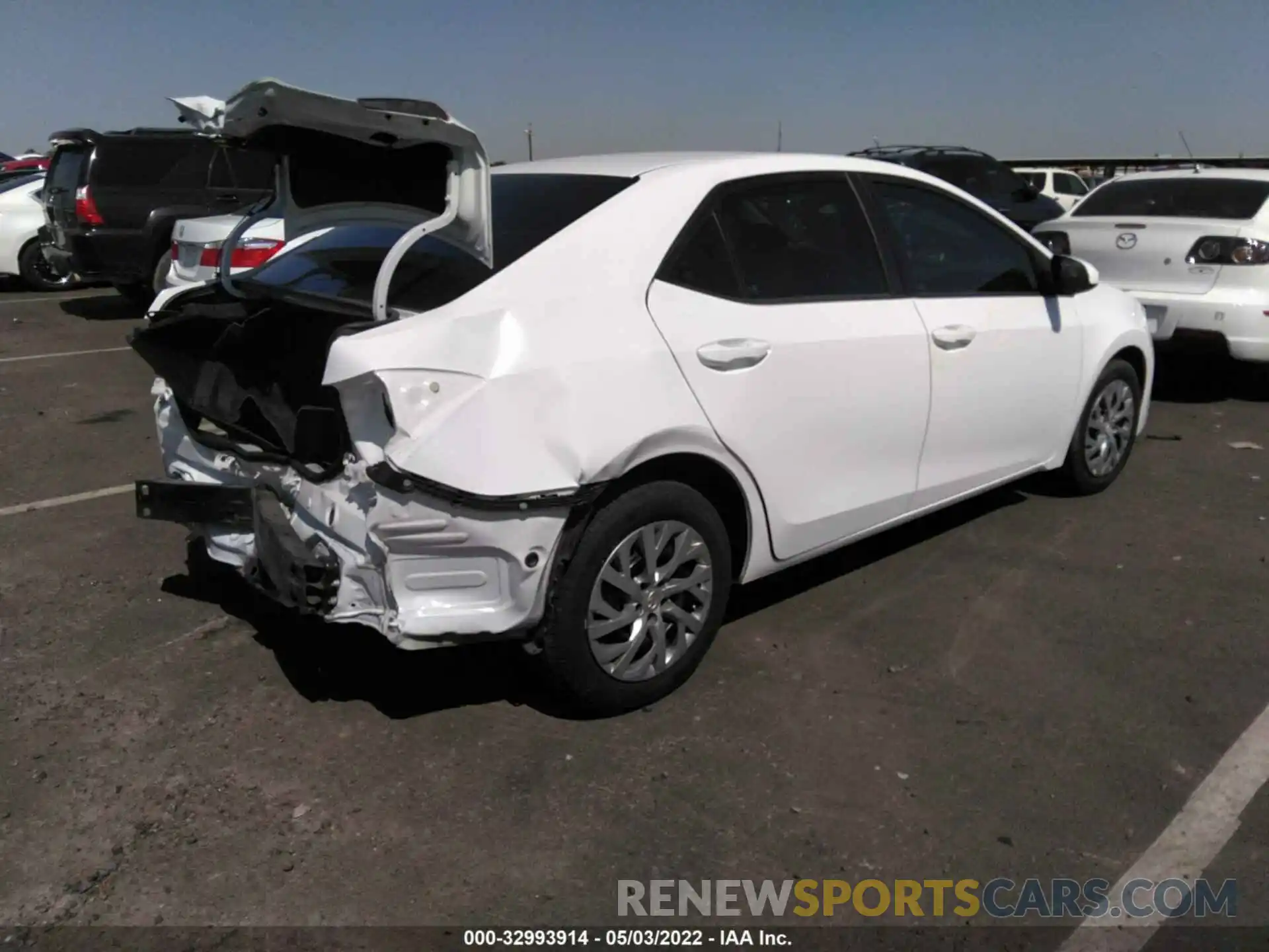 4 Photograph of a damaged car 2T1BURHE6KC193426 TOYOTA COROLLA 2019