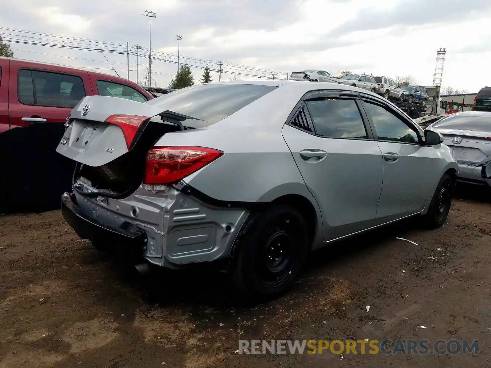 4 Фотография поврежденного автомобиля 2T1BURHE6KC194401 TOYOTA COROLLA 2019