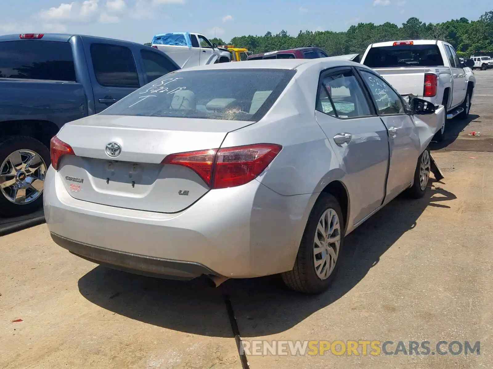 4 Photograph of a damaged car 2T1BURHE6KC194706 TOYOTA COROLLA 2019