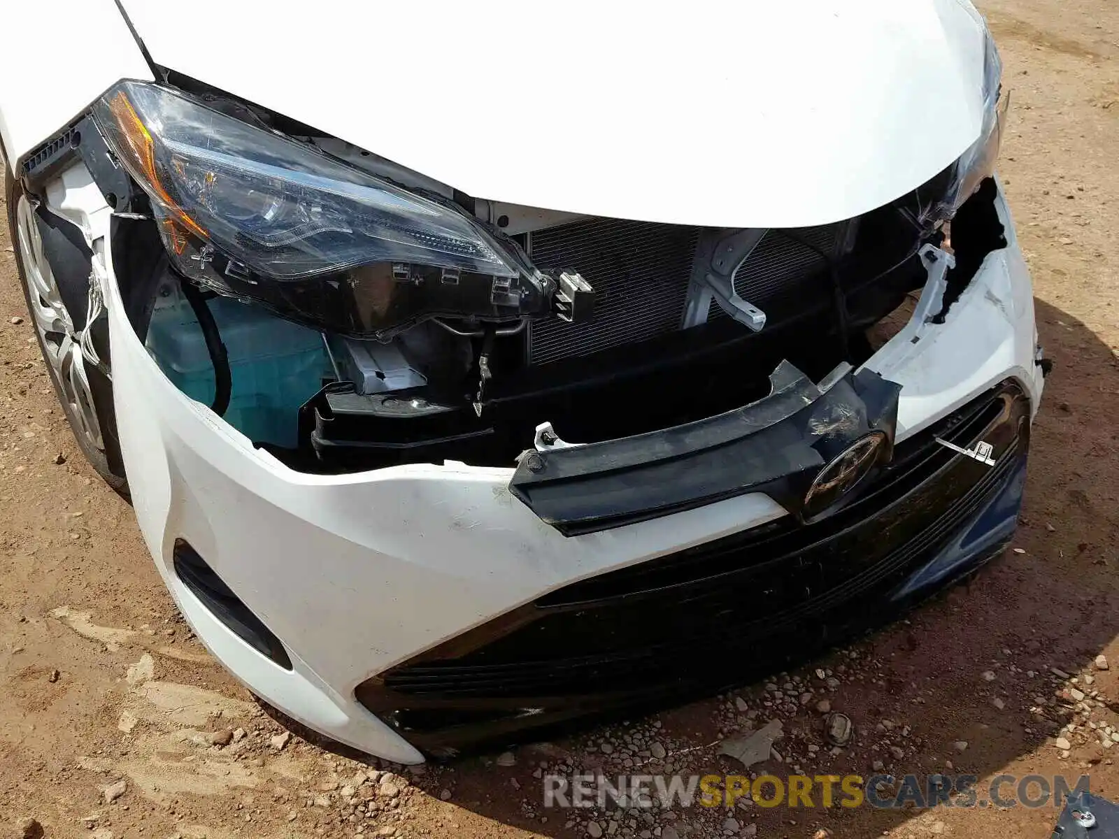 9 Photograph of a damaged car 2T1BURHE6KC194771 TOYOTA COROLLA 2019