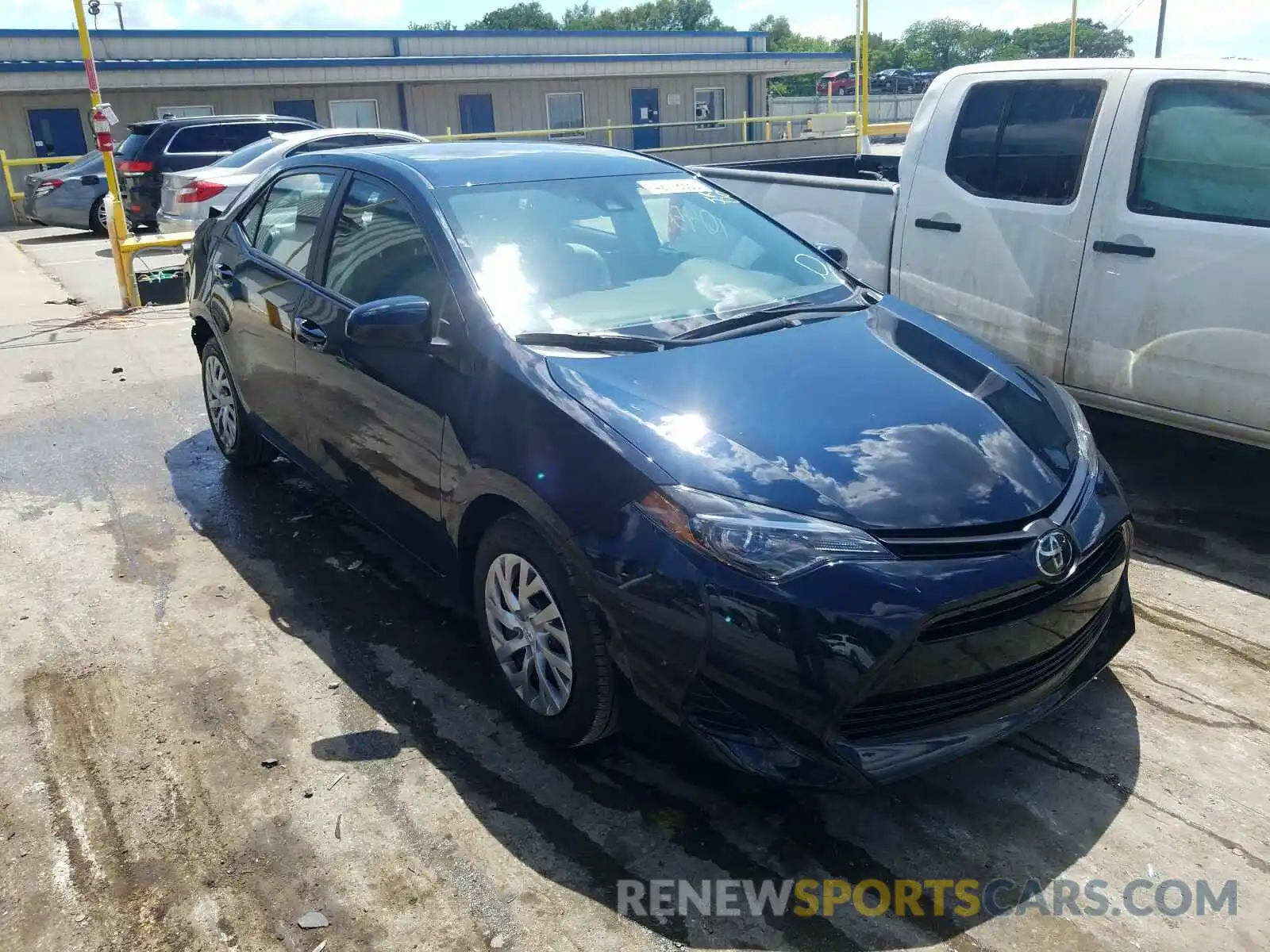 1 Photograph of a damaged car 2T1BURHE6KC194804 TOYOTA COROLLA 2019