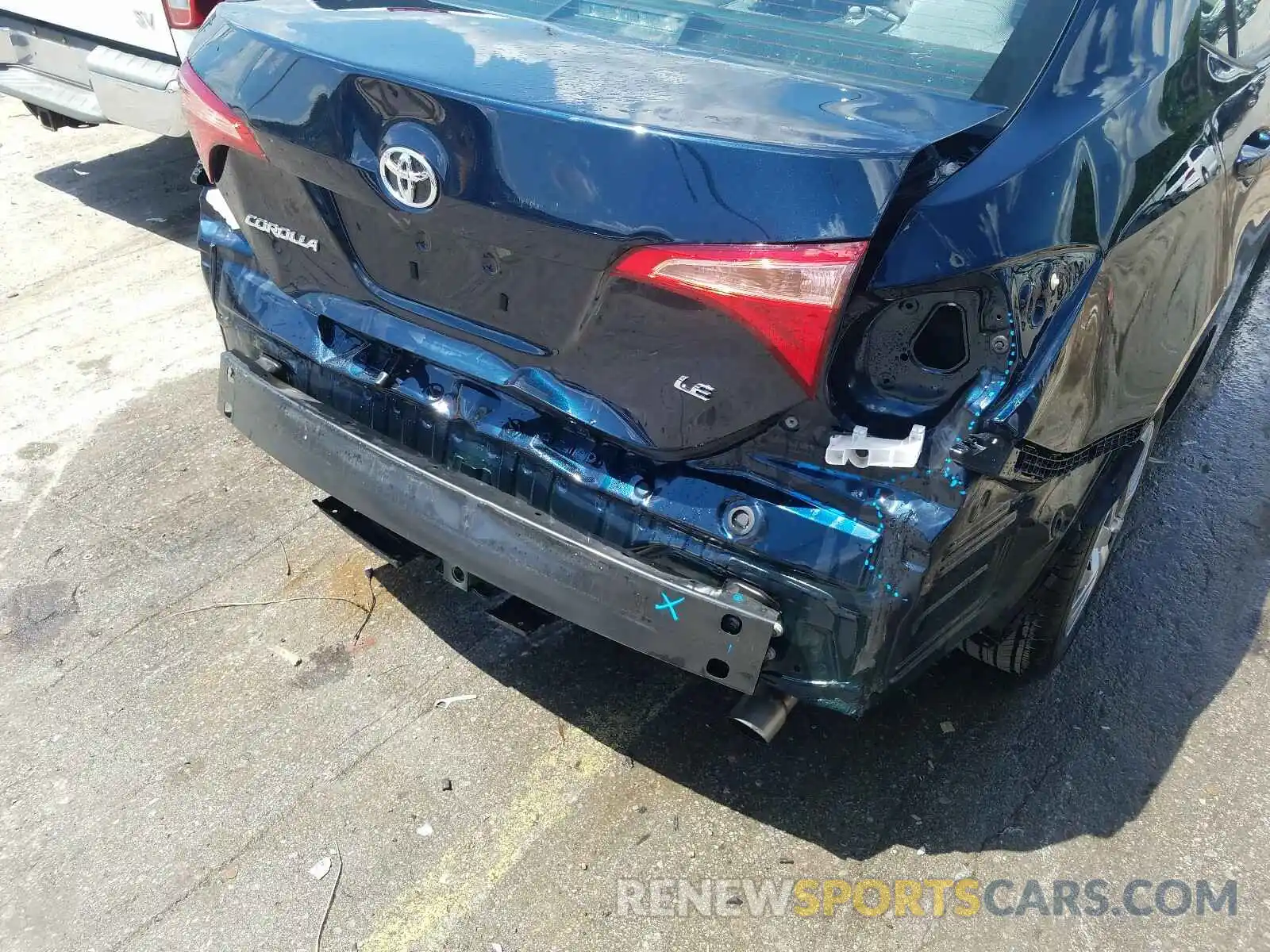 9 Photograph of a damaged car 2T1BURHE6KC194804 TOYOTA COROLLA 2019