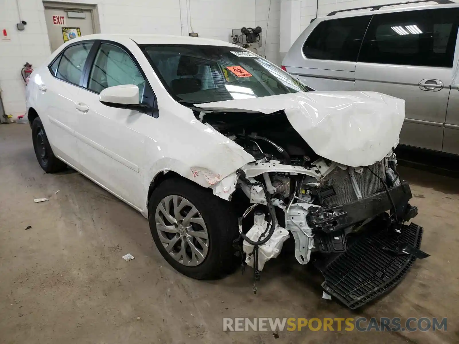 1 Photograph of a damaged car 2T1BURHE6KC194818 TOYOTA COROLLA 2019