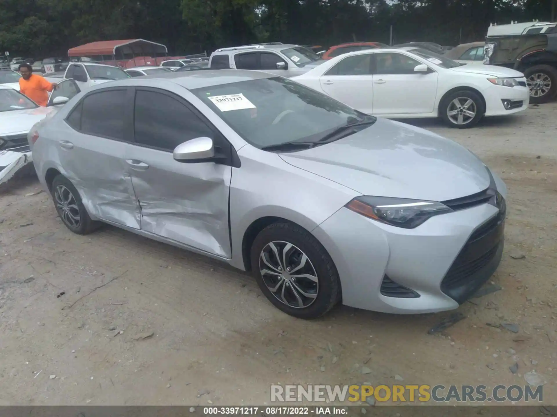 1 Photograph of a damaged car 2T1BURHE6KC194852 TOYOTA COROLLA 2019