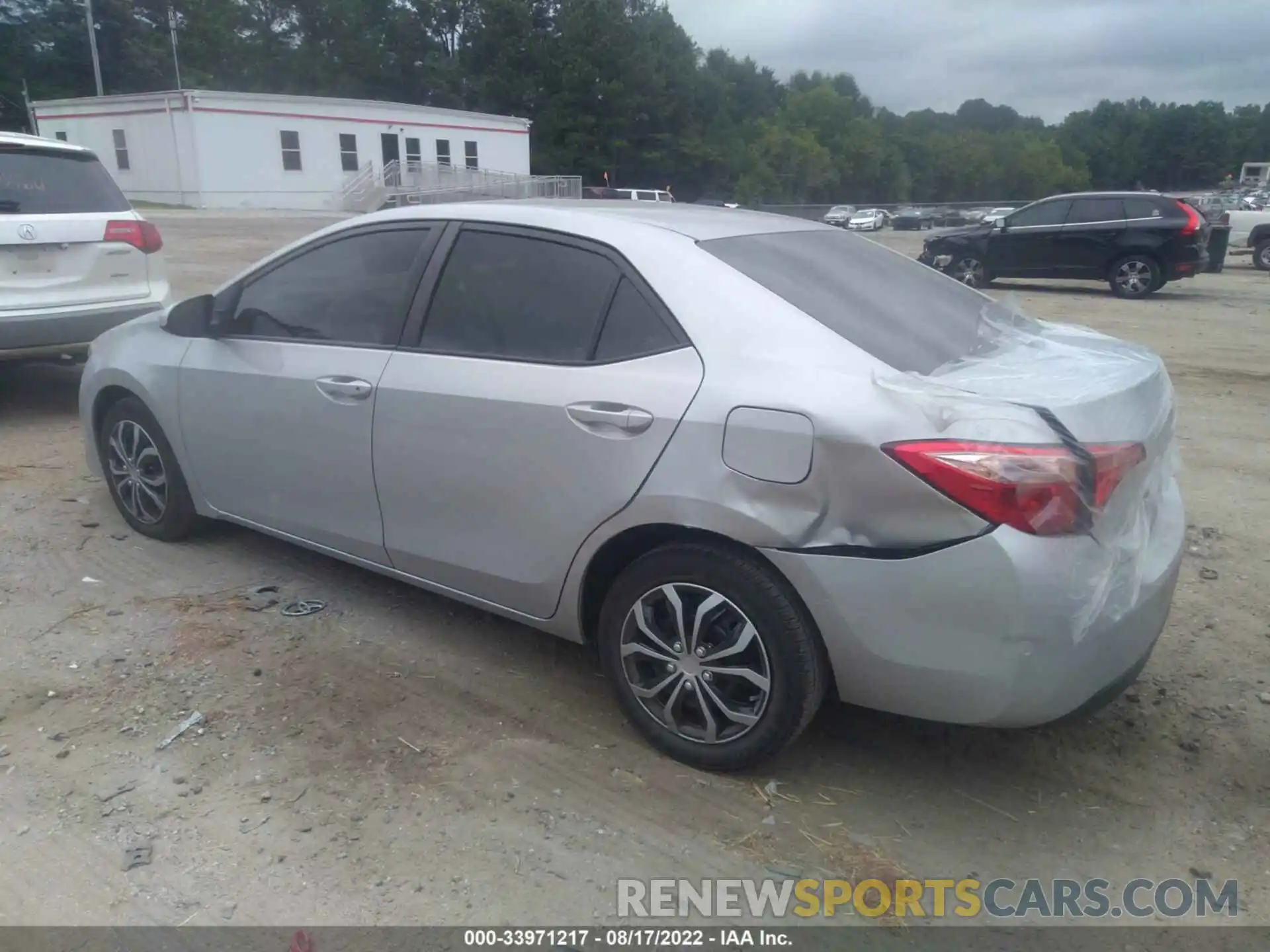 3 Photograph of a damaged car 2T1BURHE6KC194852 TOYOTA COROLLA 2019