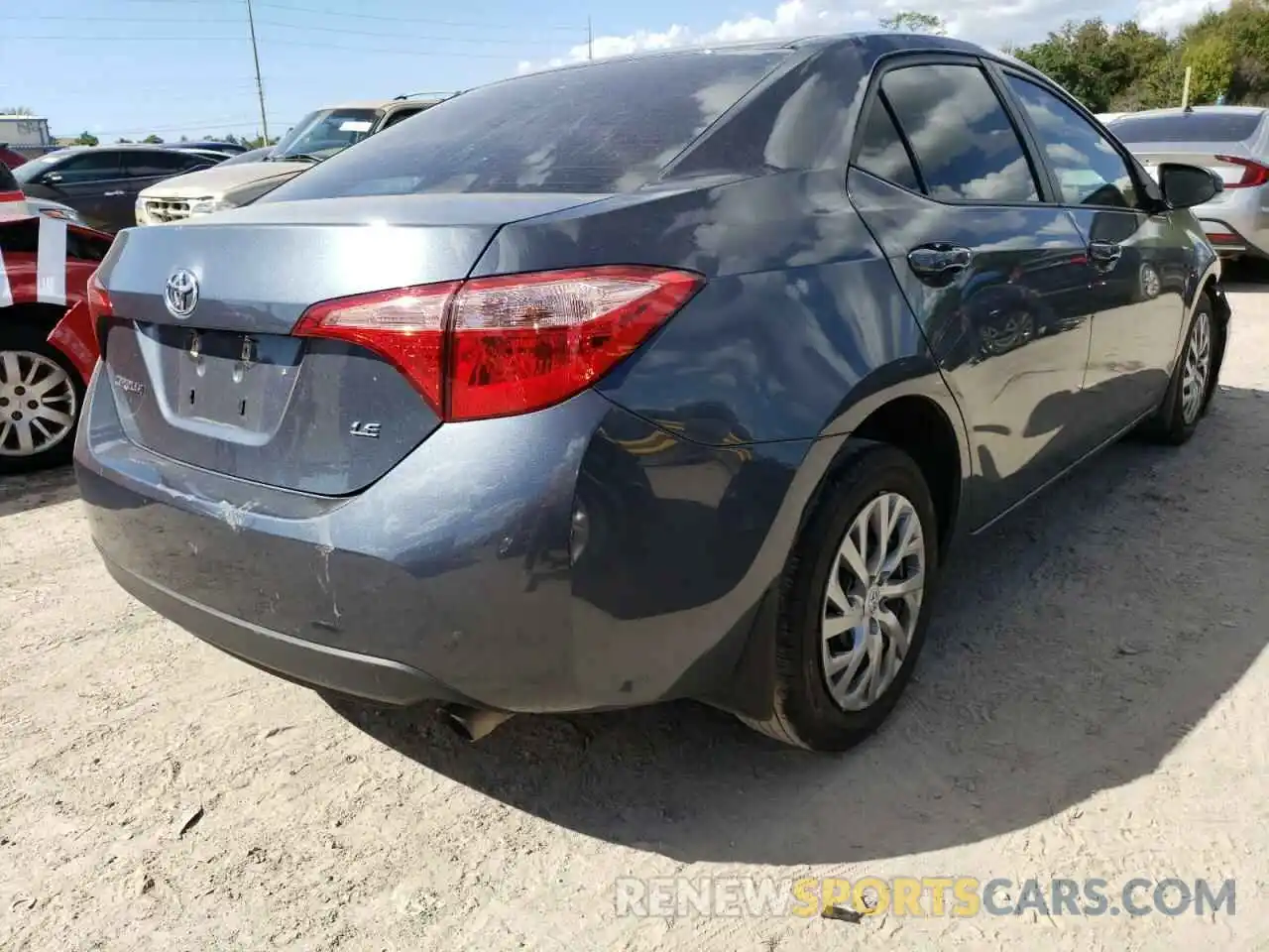 4 Photograph of a damaged car 2T1BURHE6KC195418 TOYOTA COROLLA 2019