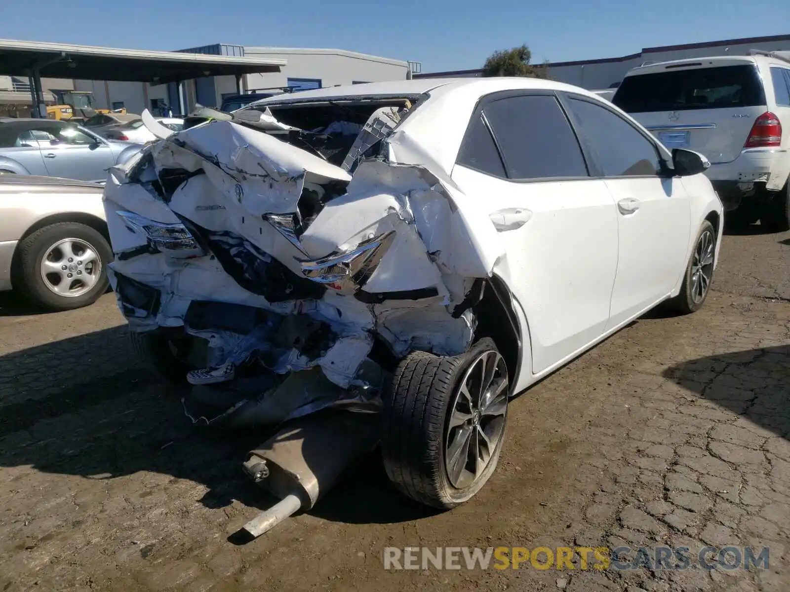 4 Photograph of a damaged car 2T1BURHE6KC195595 TOYOTA COROLLA 2019