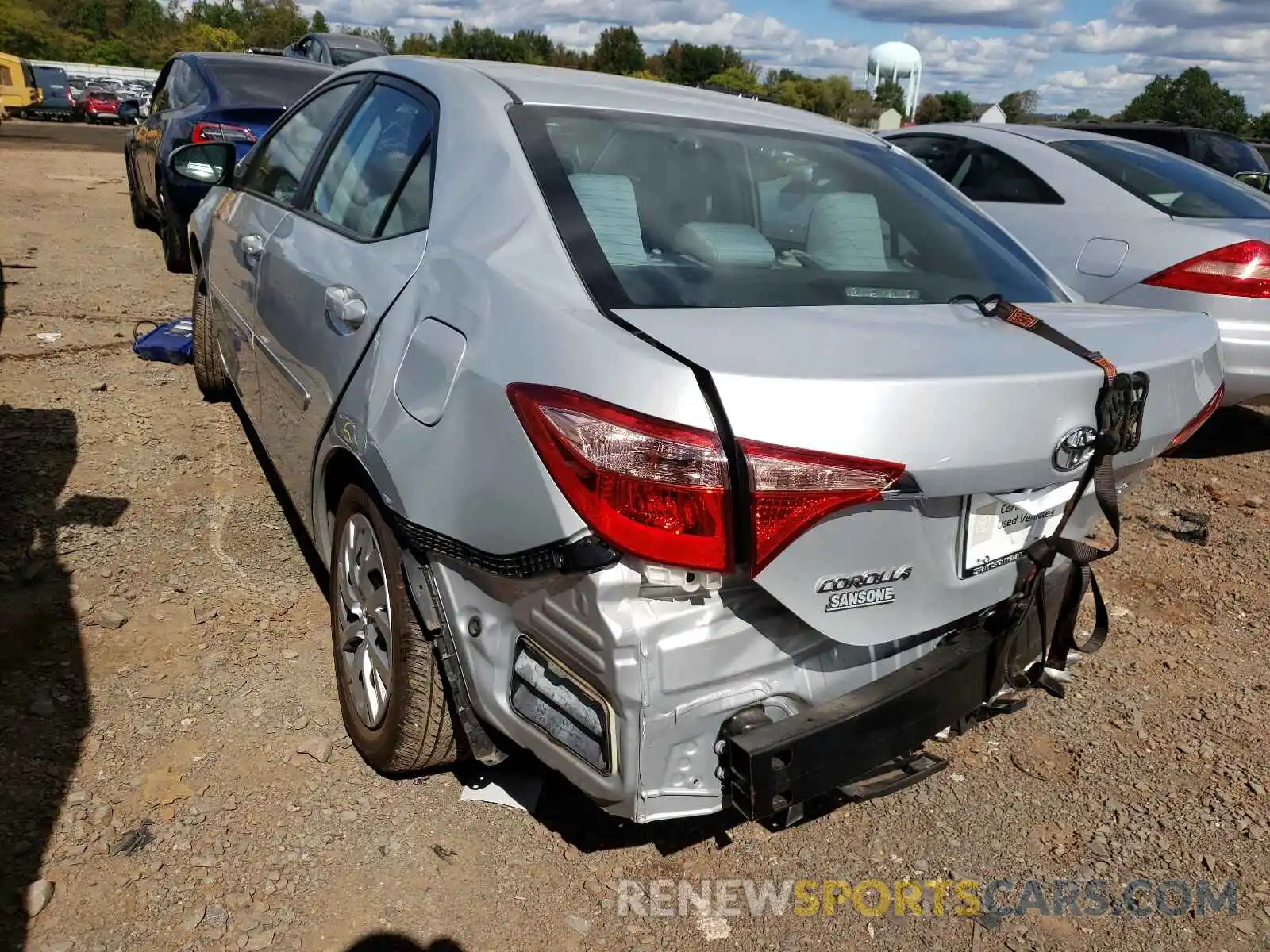 3 Photograph of a damaged car 2T1BURHE6KC195788 TOYOTA COROLLA 2019