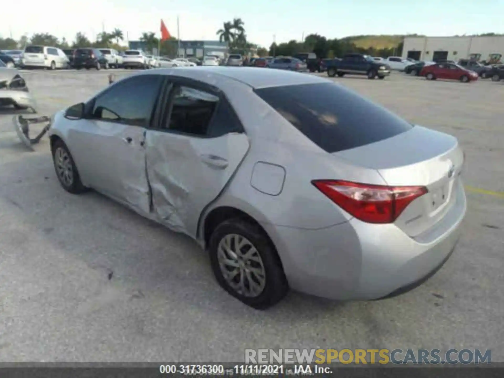 3 Photograph of a damaged car 2T1BURHE6KC196262 TOYOTA COROLLA 2019