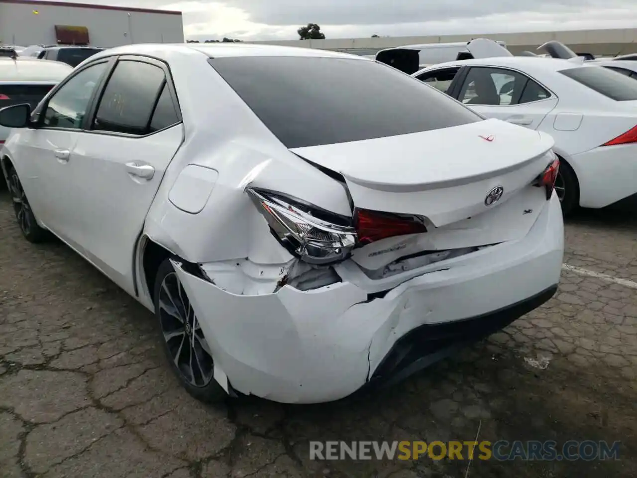 9 Photograph of a damaged car 2T1BURHE6KC196374 TOYOTA COROLLA 2019