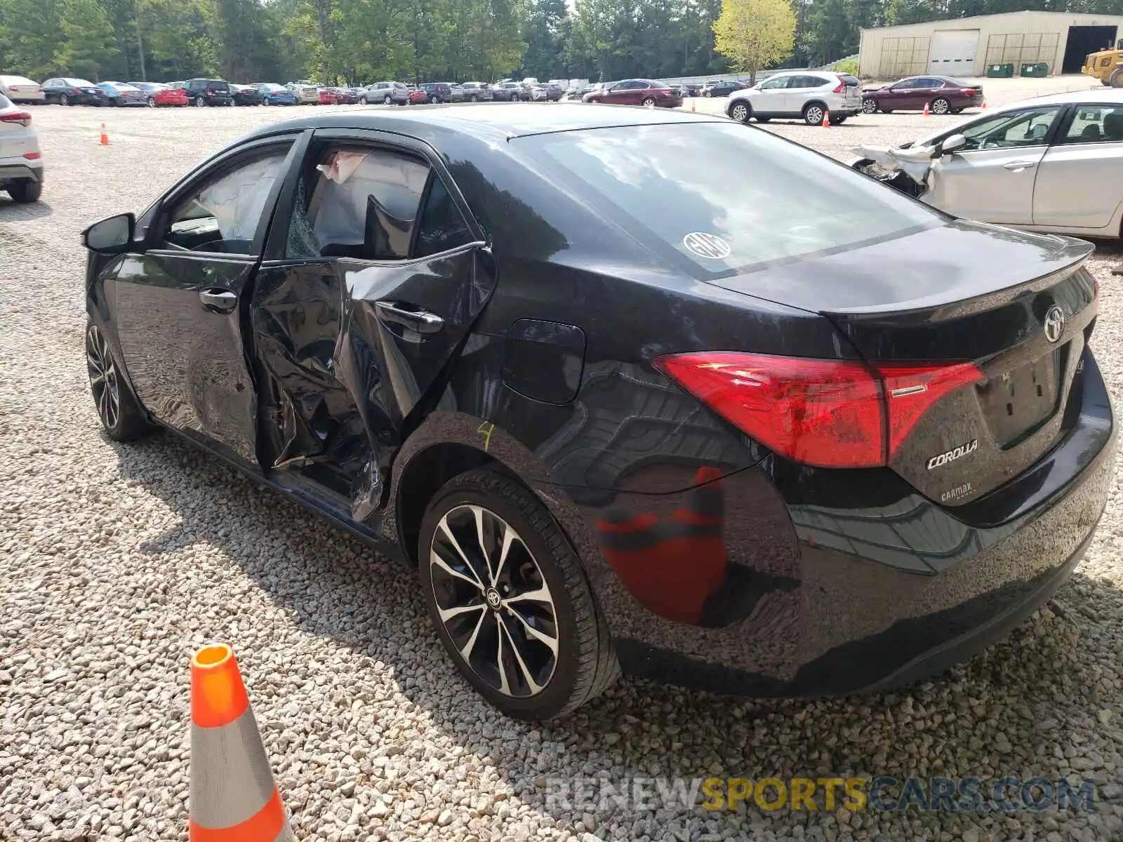 3 Photograph of a damaged car 2T1BURHE6KC196441 TOYOTA COROLLA 2019