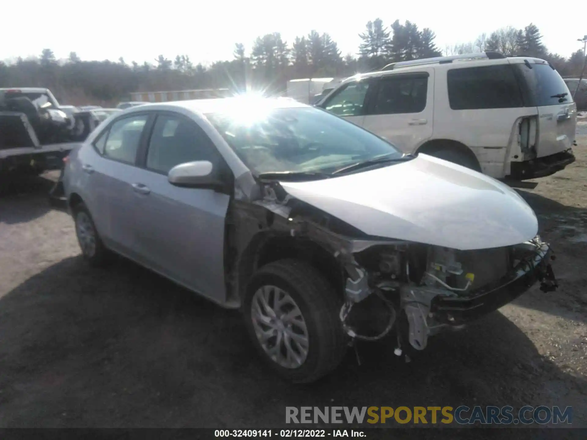 1 Photograph of a damaged car 2T1BURHE6KC196620 TOYOTA COROLLA 2019