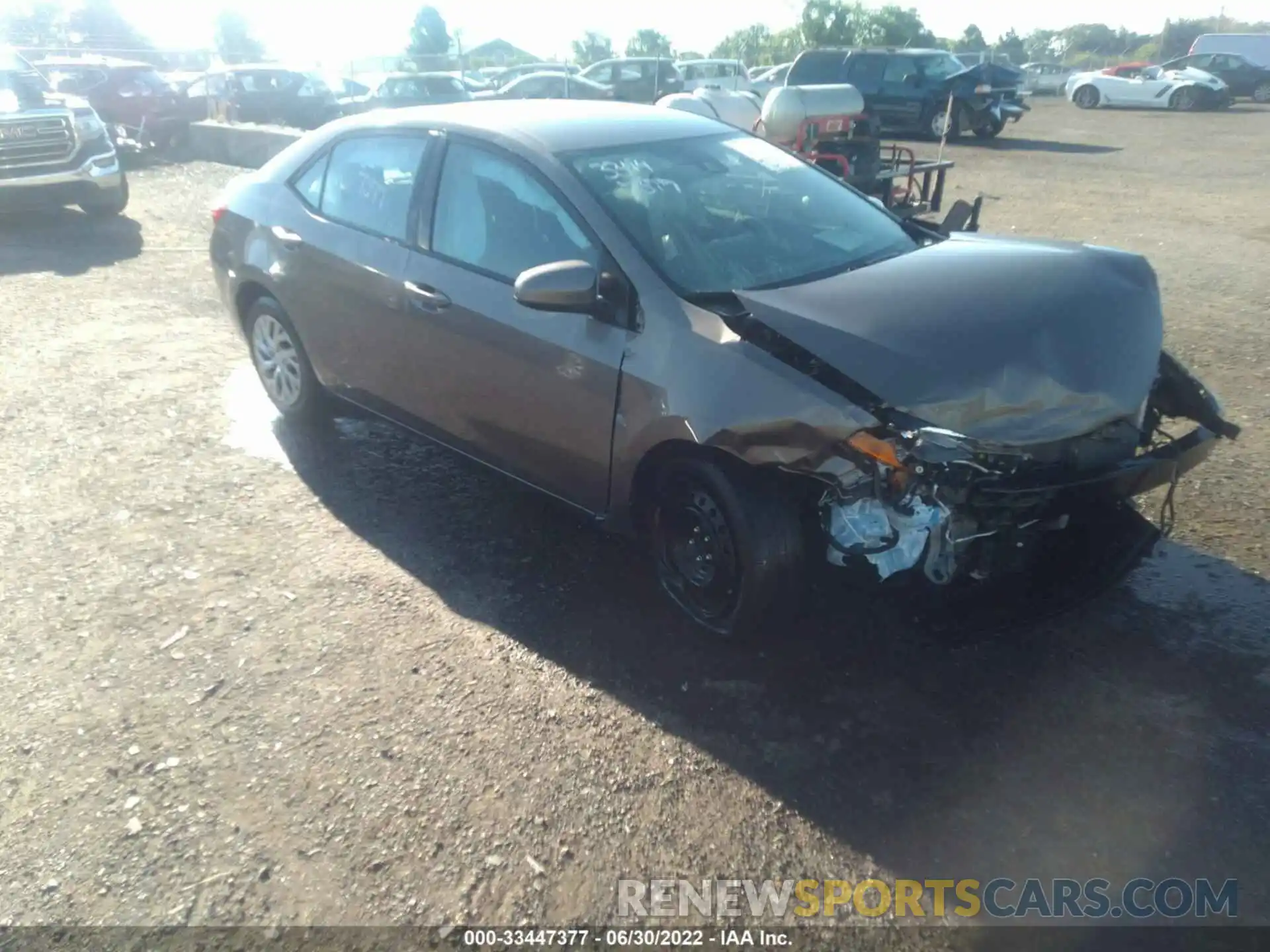 1 Photograph of a damaged car 2T1BURHE6KC197444 TOYOTA COROLLA 2019