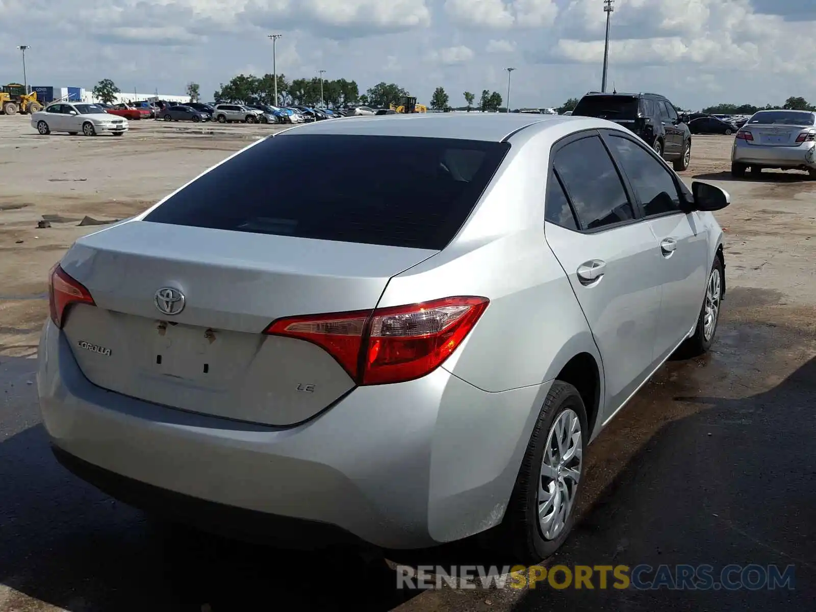 4 Photograph of a damaged car 2T1BURHE6KC197718 TOYOTA COROLLA 2019