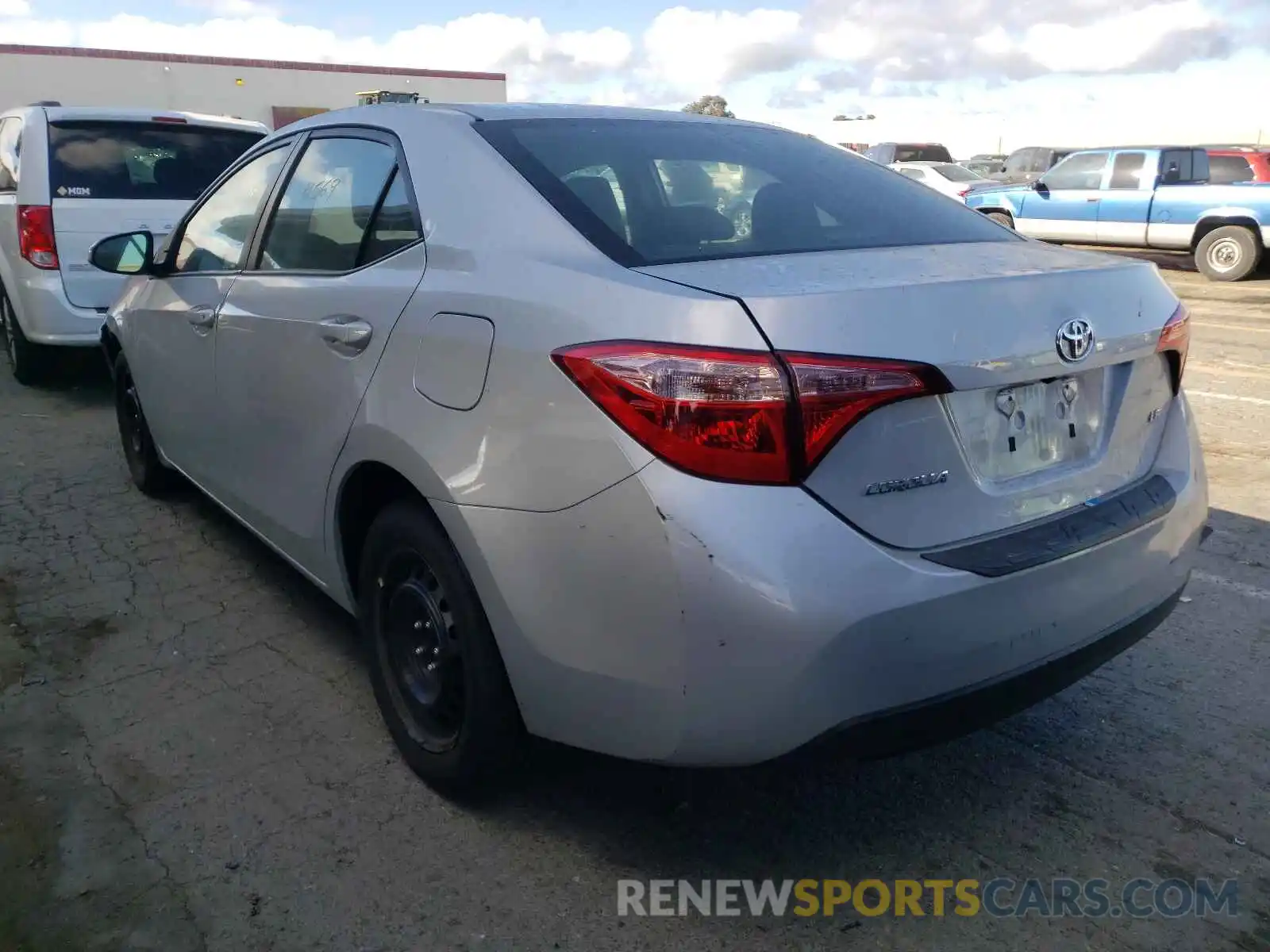 3 Photograph of a damaged car 2T1BURHE6KC197895 TOYOTA COROLLA 2019