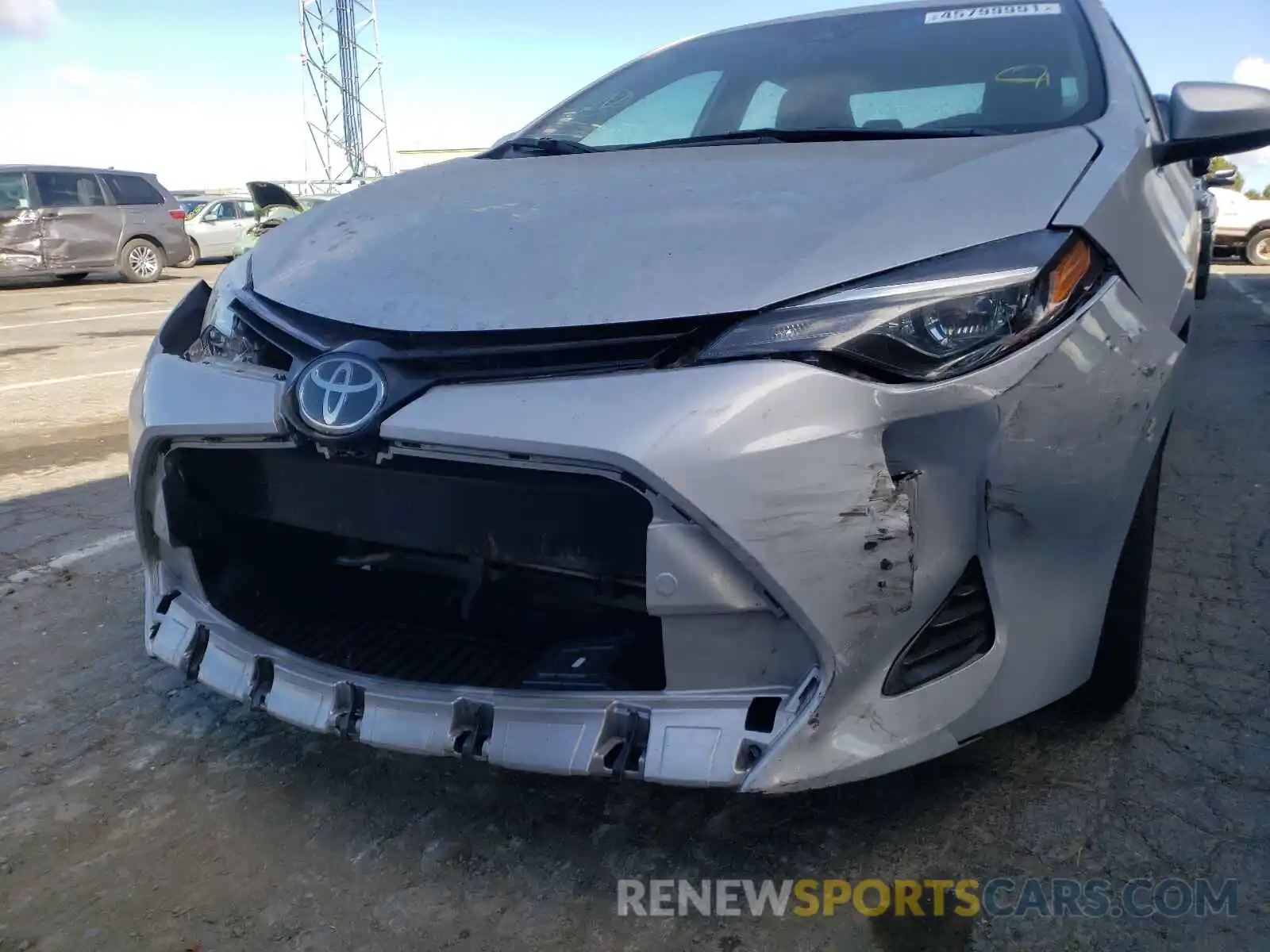 9 Photograph of a damaged car 2T1BURHE6KC197895 TOYOTA COROLLA 2019