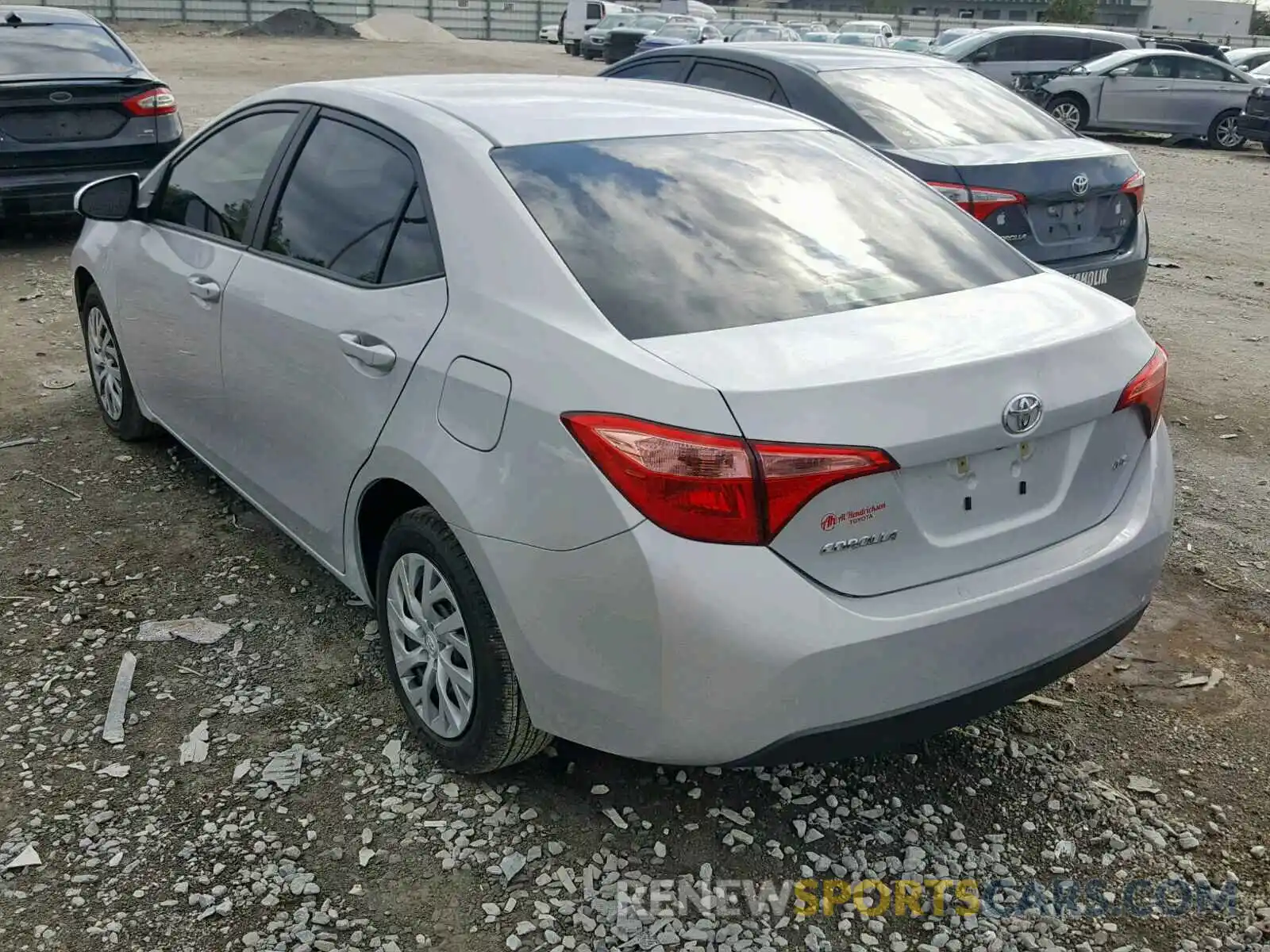 3 Photograph of a damaged car 2T1BURHE6KC199095 TOYOTA COROLLA 2019