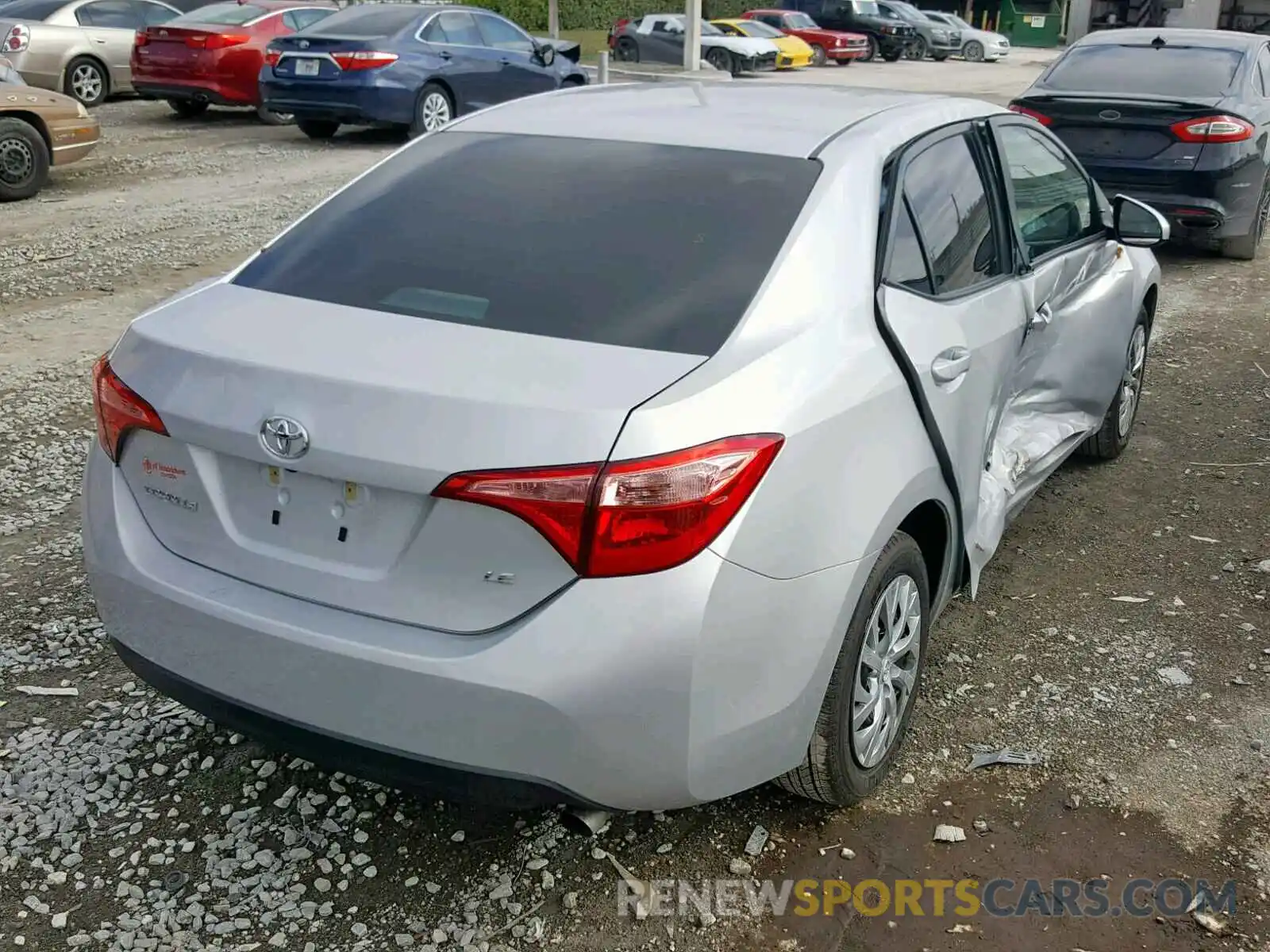 4 Photograph of a damaged car 2T1BURHE6KC199095 TOYOTA COROLLA 2019