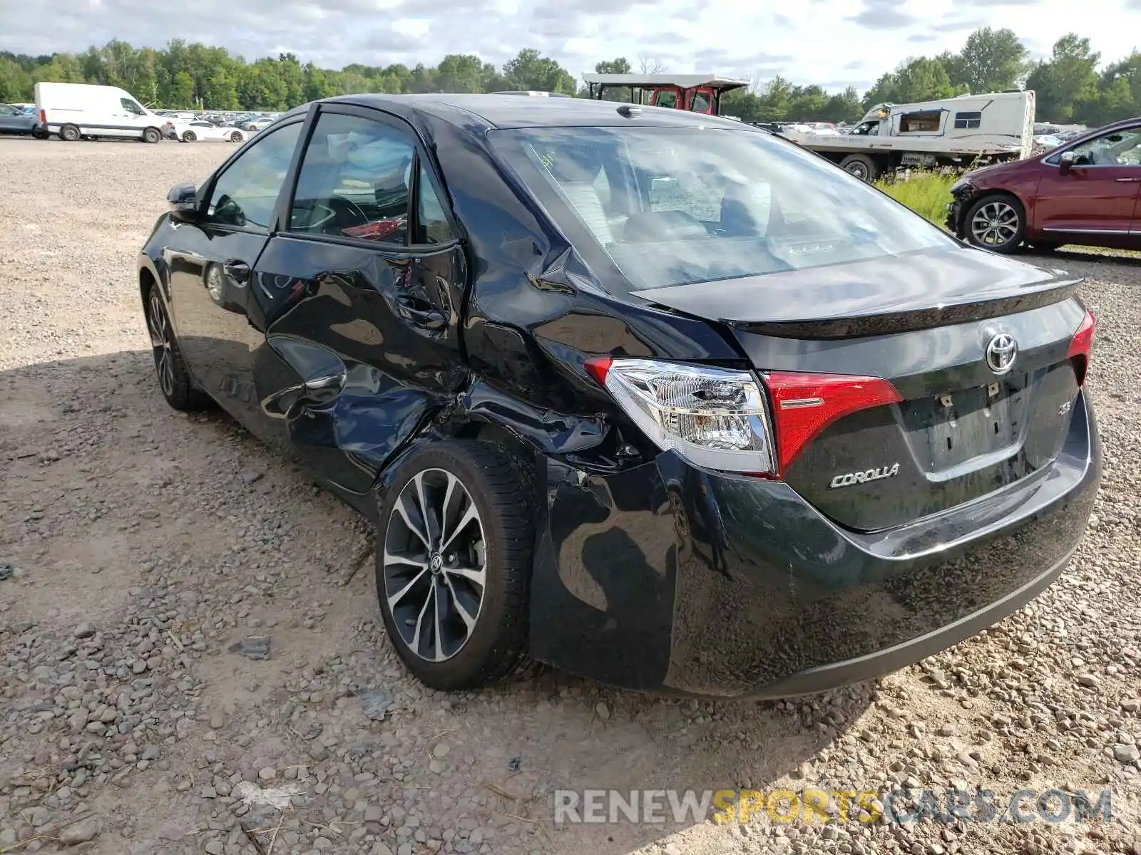 3 Photograph of a damaged car 2T1BURHE6KC199226 TOYOTA COROLLA 2019