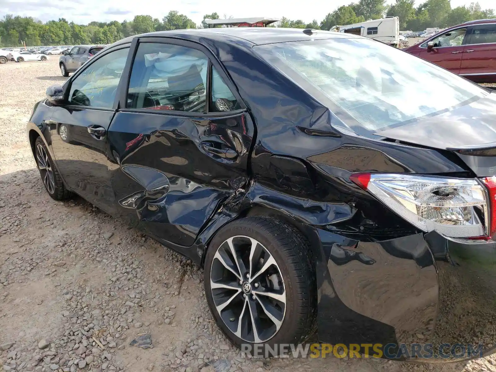 9 Photograph of a damaged car 2T1BURHE6KC199226 TOYOTA COROLLA 2019