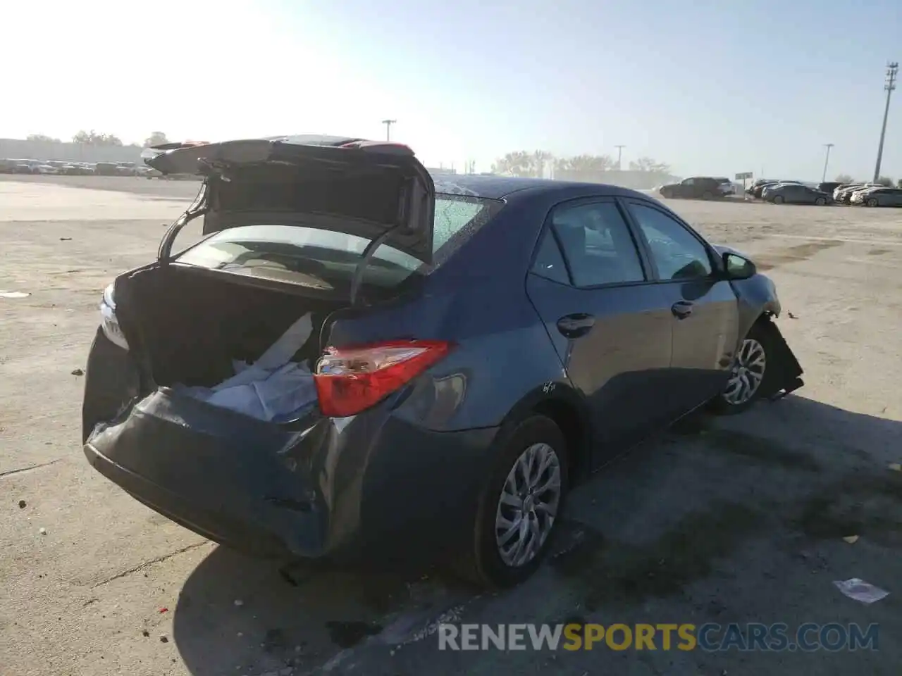 4 Photograph of a damaged car 2T1BURHE6KC200438 TOYOTA COROLLA 2019