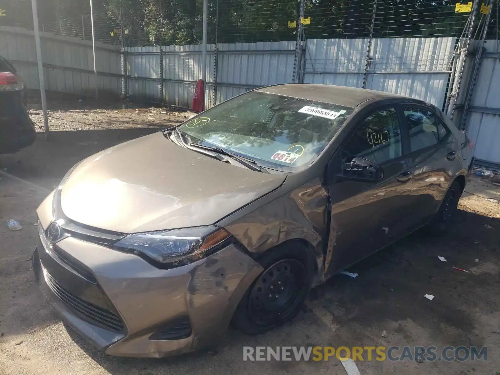 2 Photograph of a damaged car 2T1BURHE6KC201427 TOYOTA COROLLA 2019