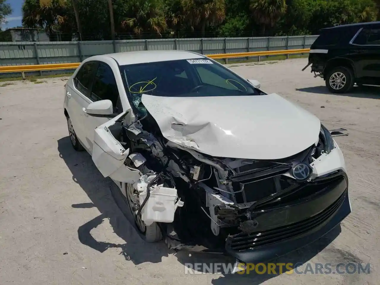 9 Photograph of a damaged car 2T1BURHE6KC202707 TOYOTA COROLLA 2019