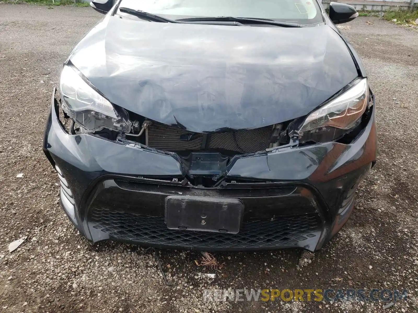 9 Photograph of a damaged car 2T1BURHE6KC202738 TOYOTA COROLLA 2019