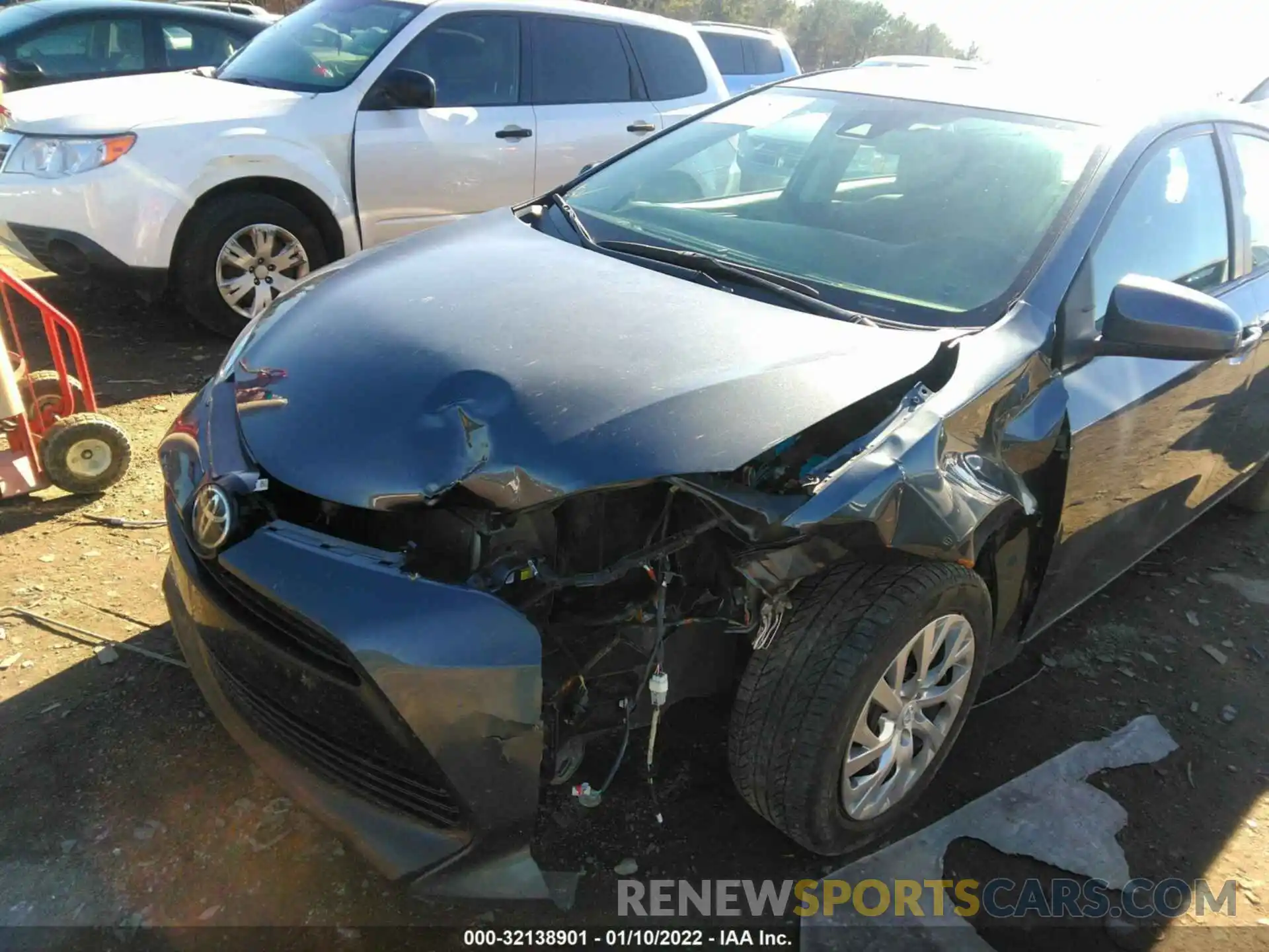 6 Photograph of a damaged car 2T1BURHE6KC202755 TOYOTA COROLLA 2019