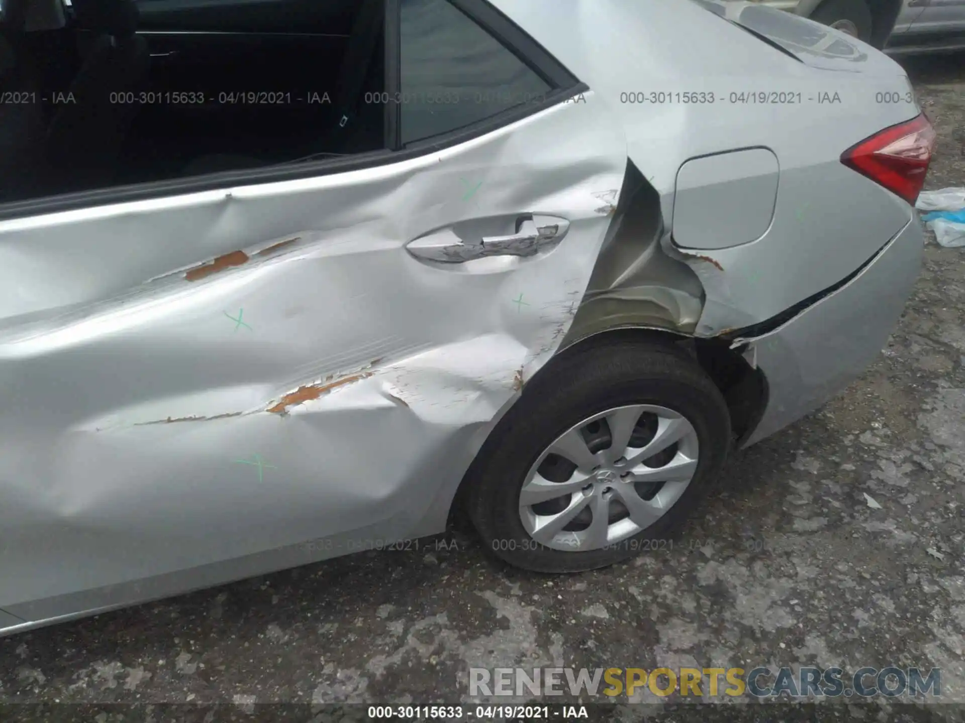 6 Photograph of a damaged car 2T1BURHE6KC203131 TOYOTA COROLLA 2019