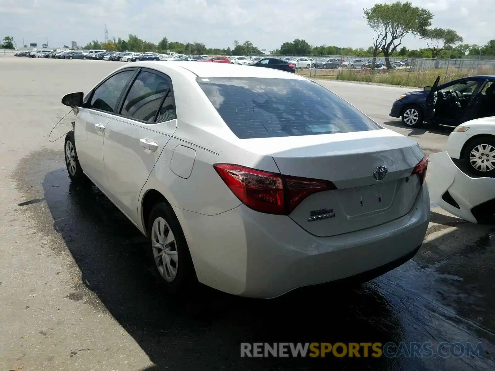 3 Photograph of a damaged car 2T1BURHE6KC203310 TOYOTA COROLLA 2019