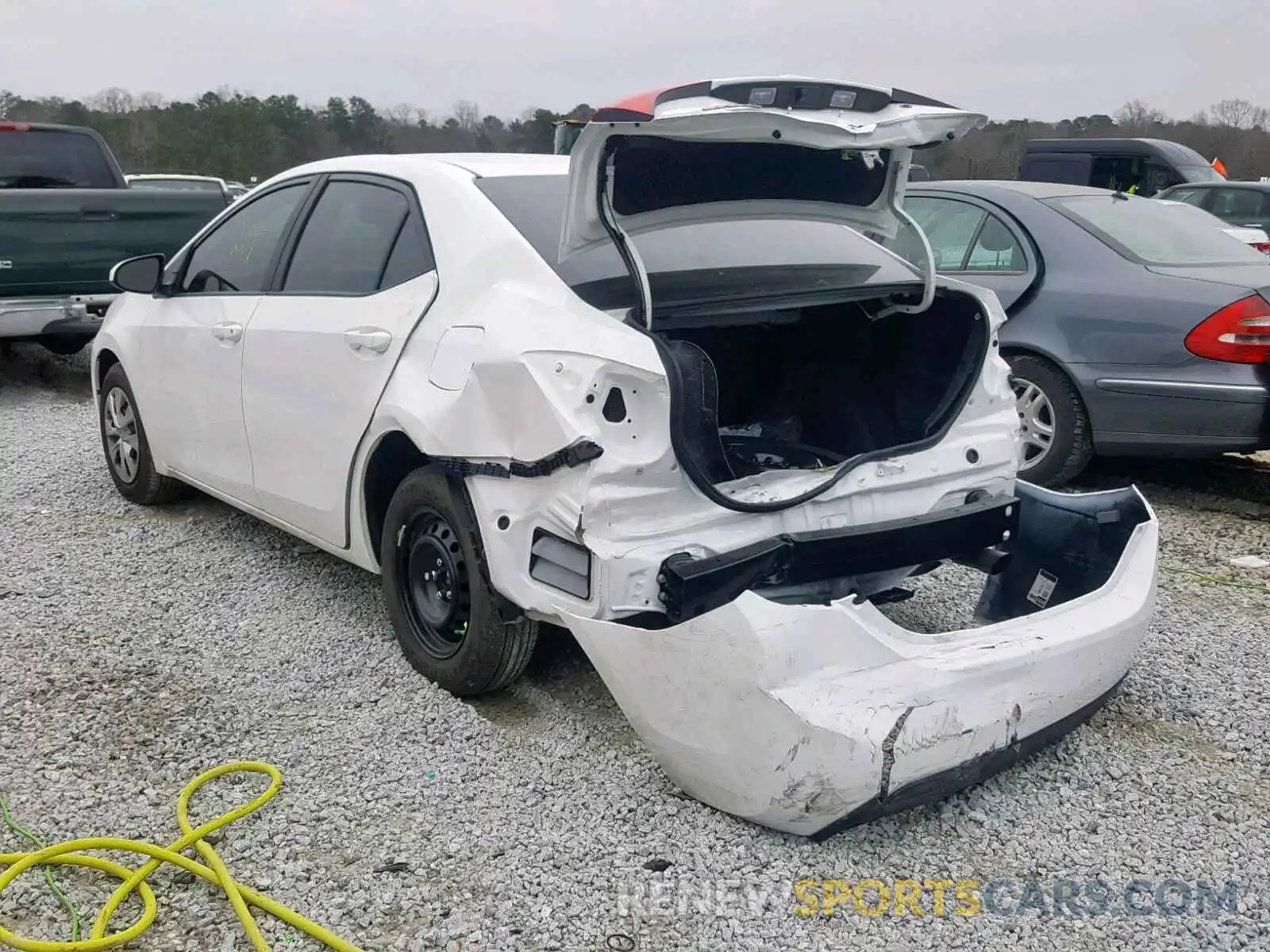 3 Photograph of a damaged car 2T1BURHE6KC203405 TOYOTA COROLLA 2019