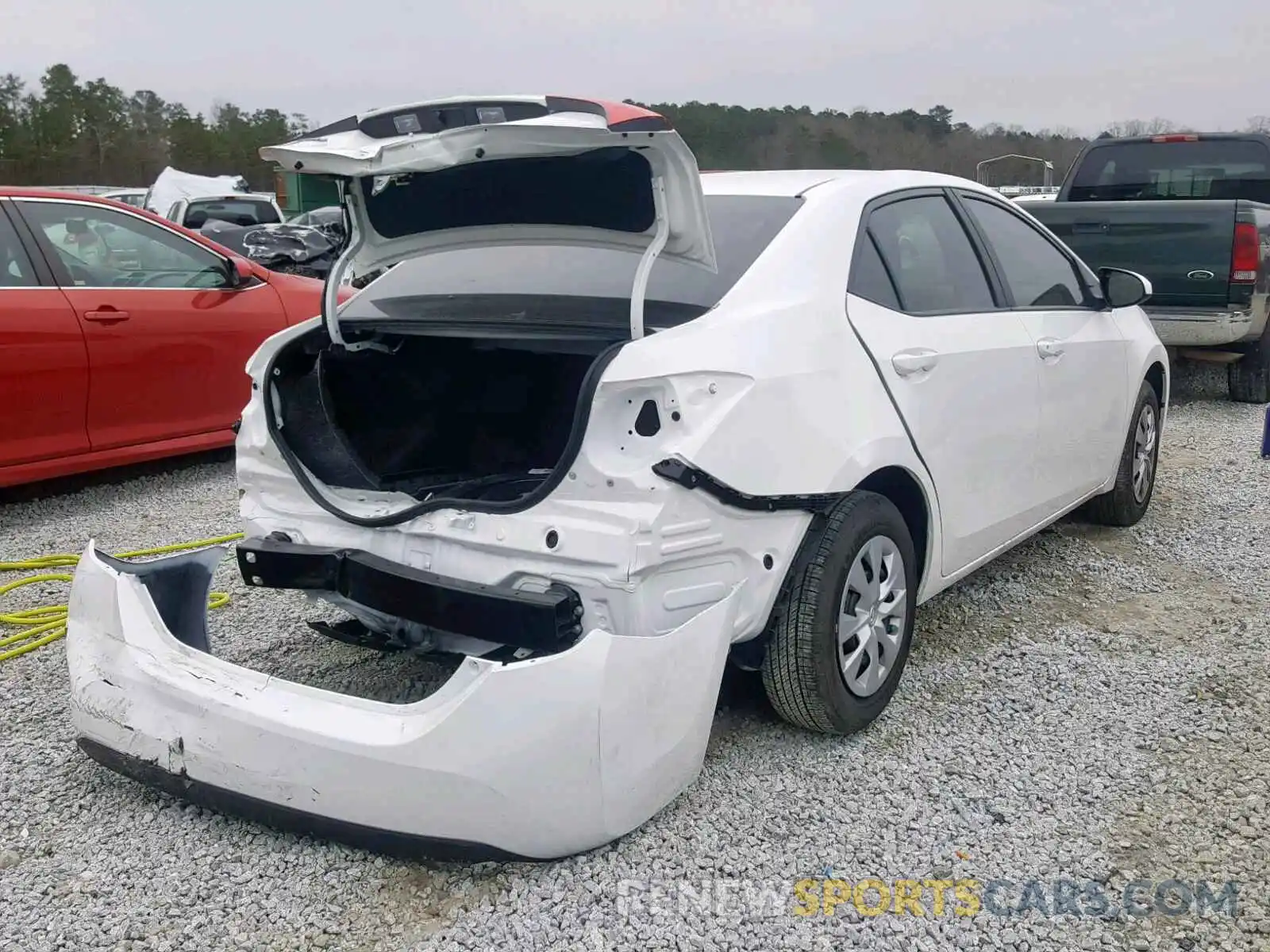 4 Photograph of a damaged car 2T1BURHE6KC203405 TOYOTA COROLLA 2019