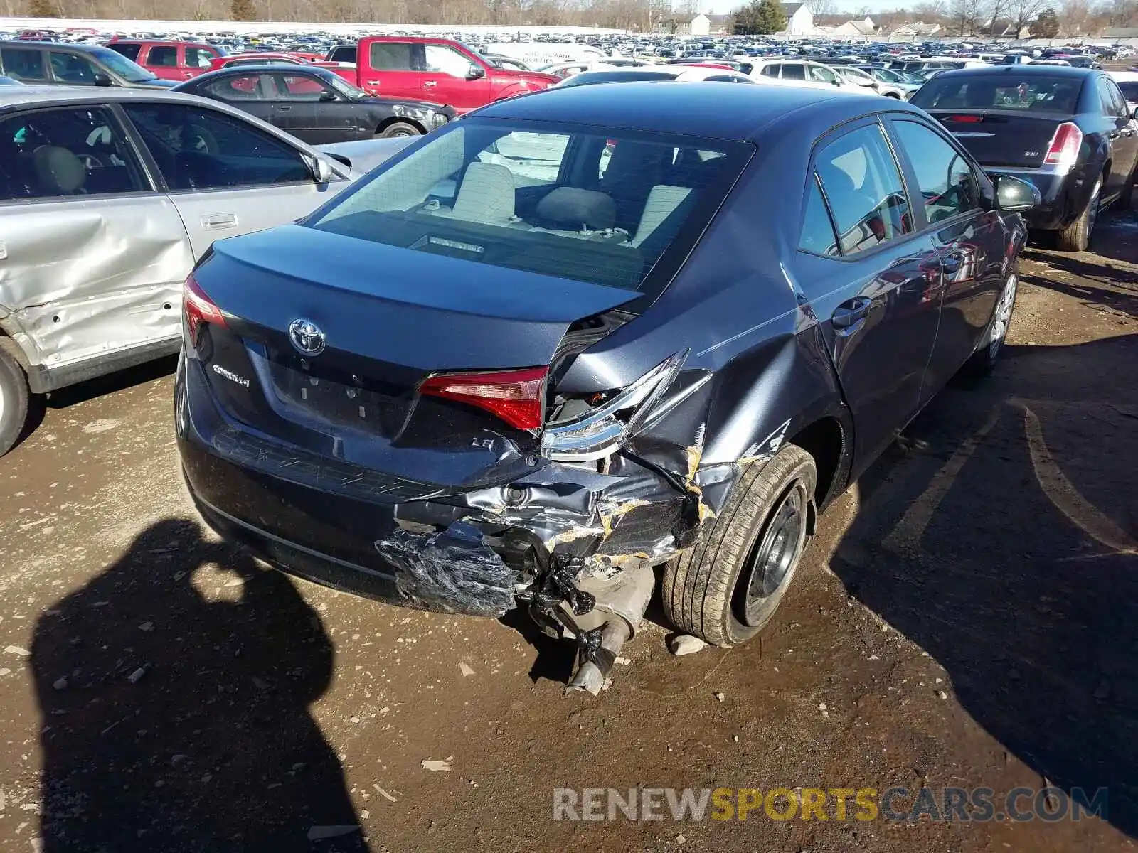 4 Photograph of a damaged car 2T1BURHE6KC204005 TOYOTA COROLLA 2019