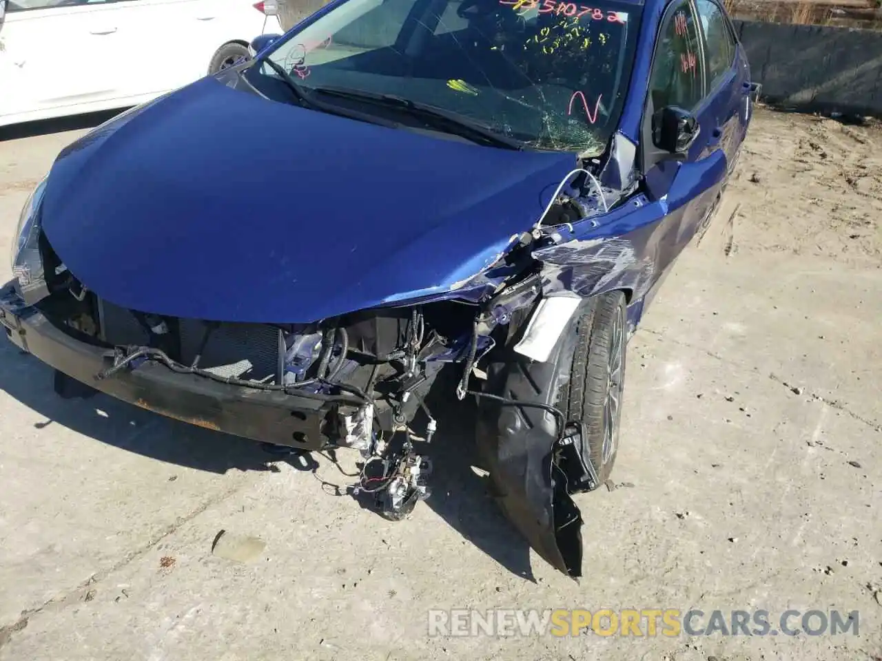 9 Photograph of a damaged car 2T1BURHE6KC204571 TOYOTA COROLLA 2019