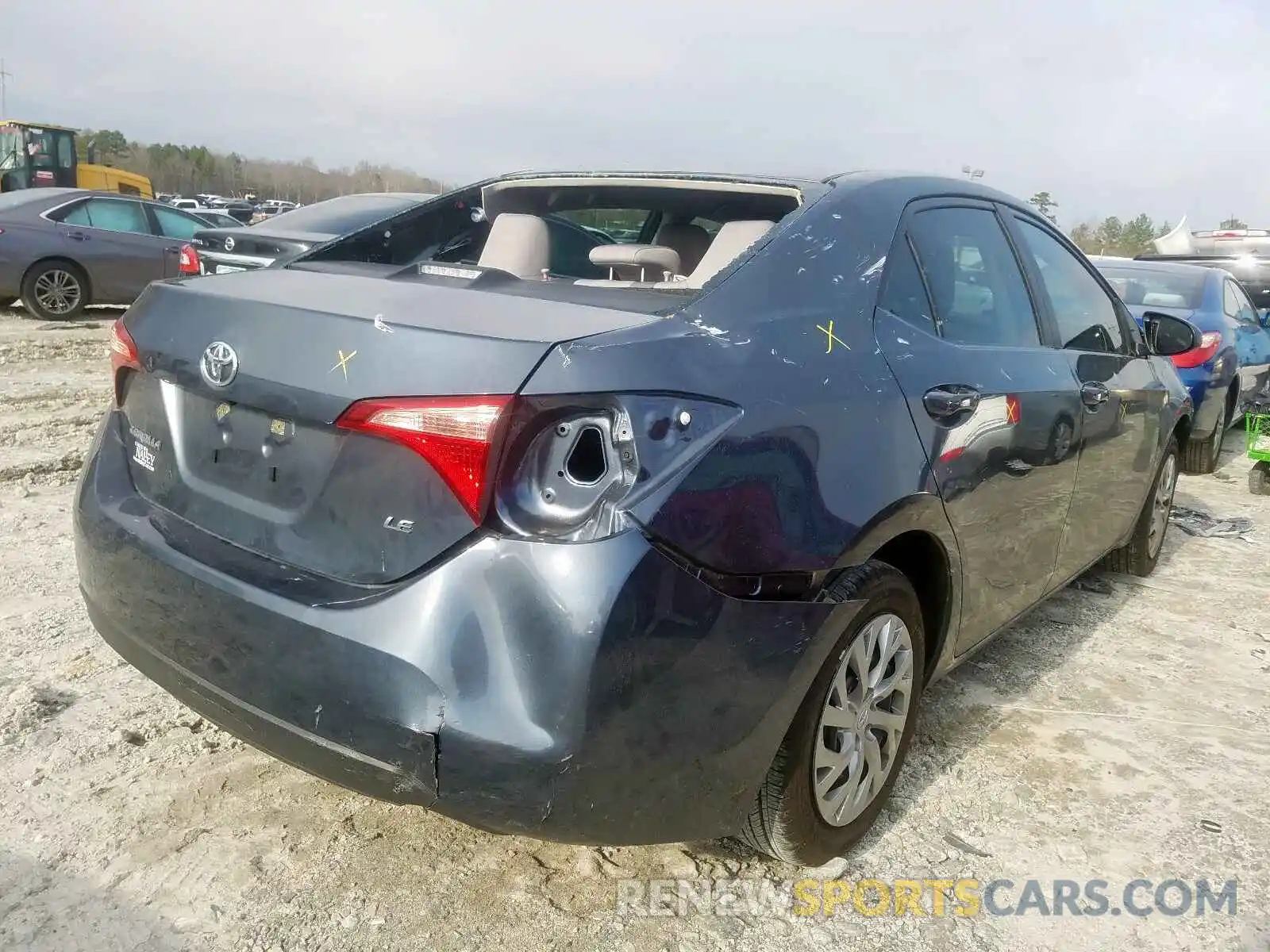 4 Photograph of a damaged car 2T1BURHE6KC204764 TOYOTA COROLLA 2019