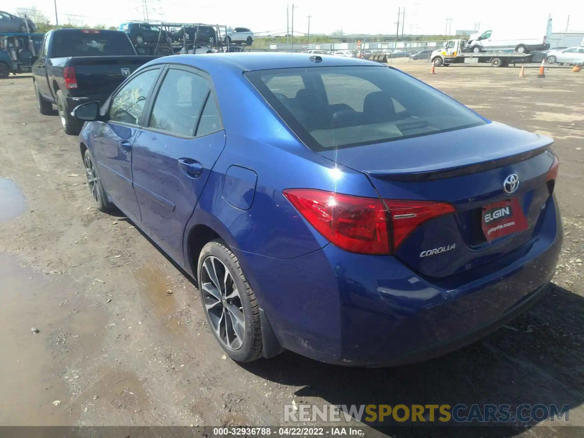 3 Photograph of a damaged car 2T1BURHE6KC205106 TOYOTA COROLLA 2019