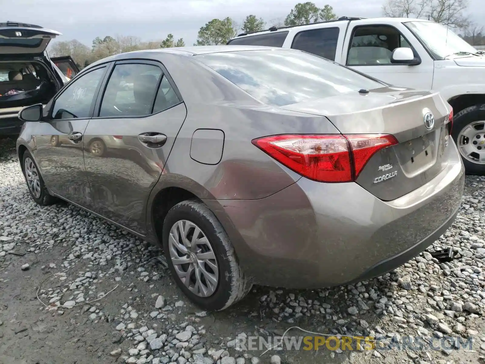 3 Photograph of a damaged car 2T1BURHE6KC206188 TOYOTA COROLLA 2019