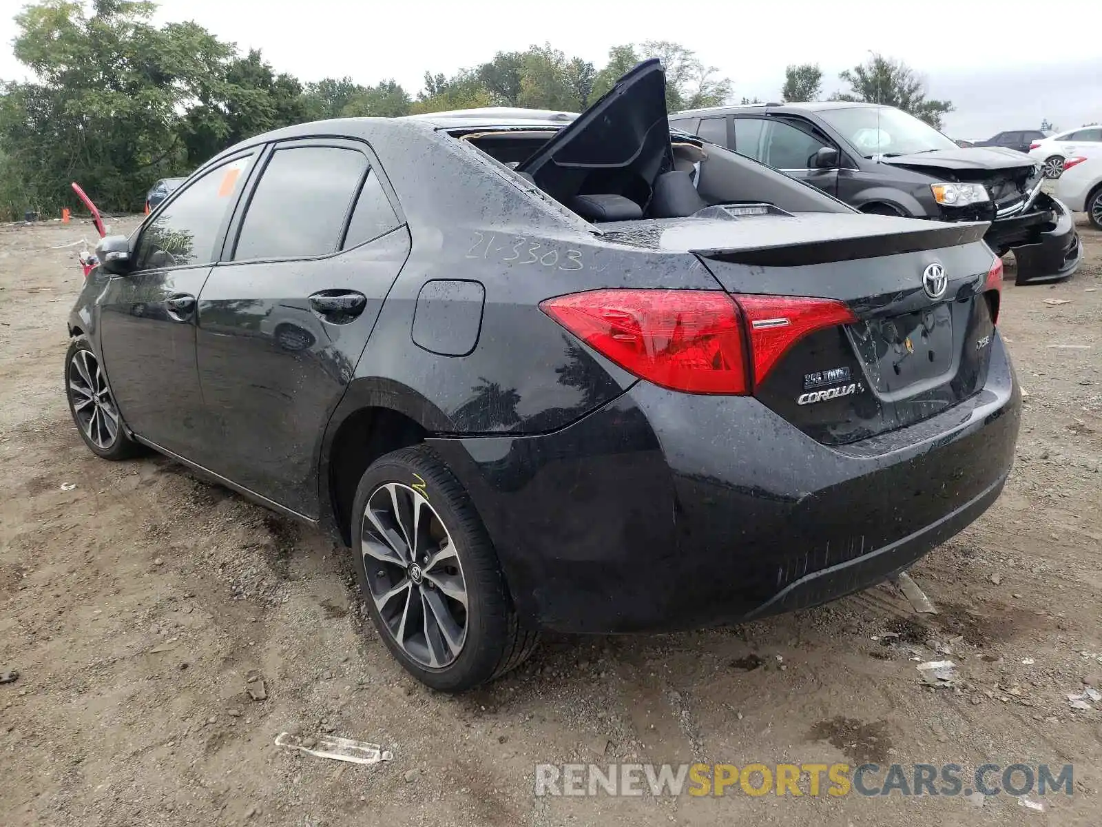 3 Photograph of a damaged car 2T1BURHE6KC206627 TOYOTA COROLLA 2019