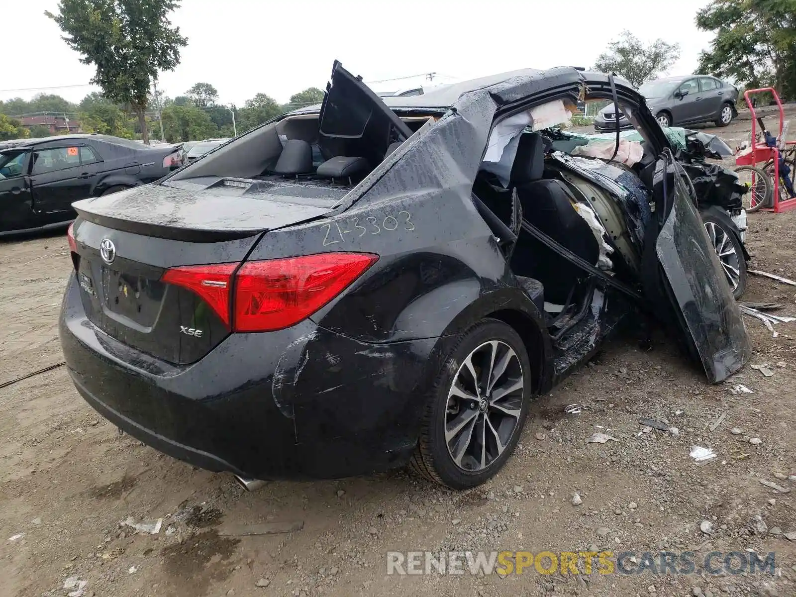 4 Photograph of a damaged car 2T1BURHE6KC206627 TOYOTA COROLLA 2019