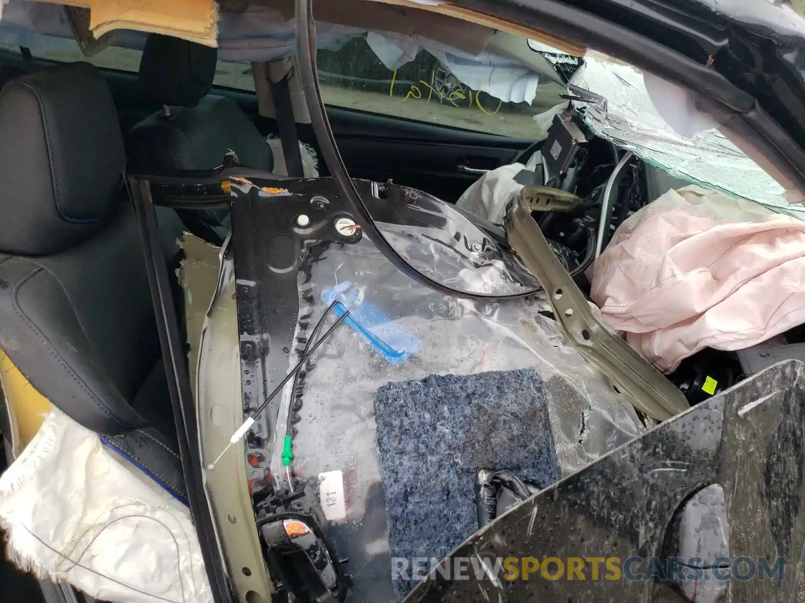 5 Photograph of a damaged car 2T1BURHE6KC206627 TOYOTA COROLLA 2019