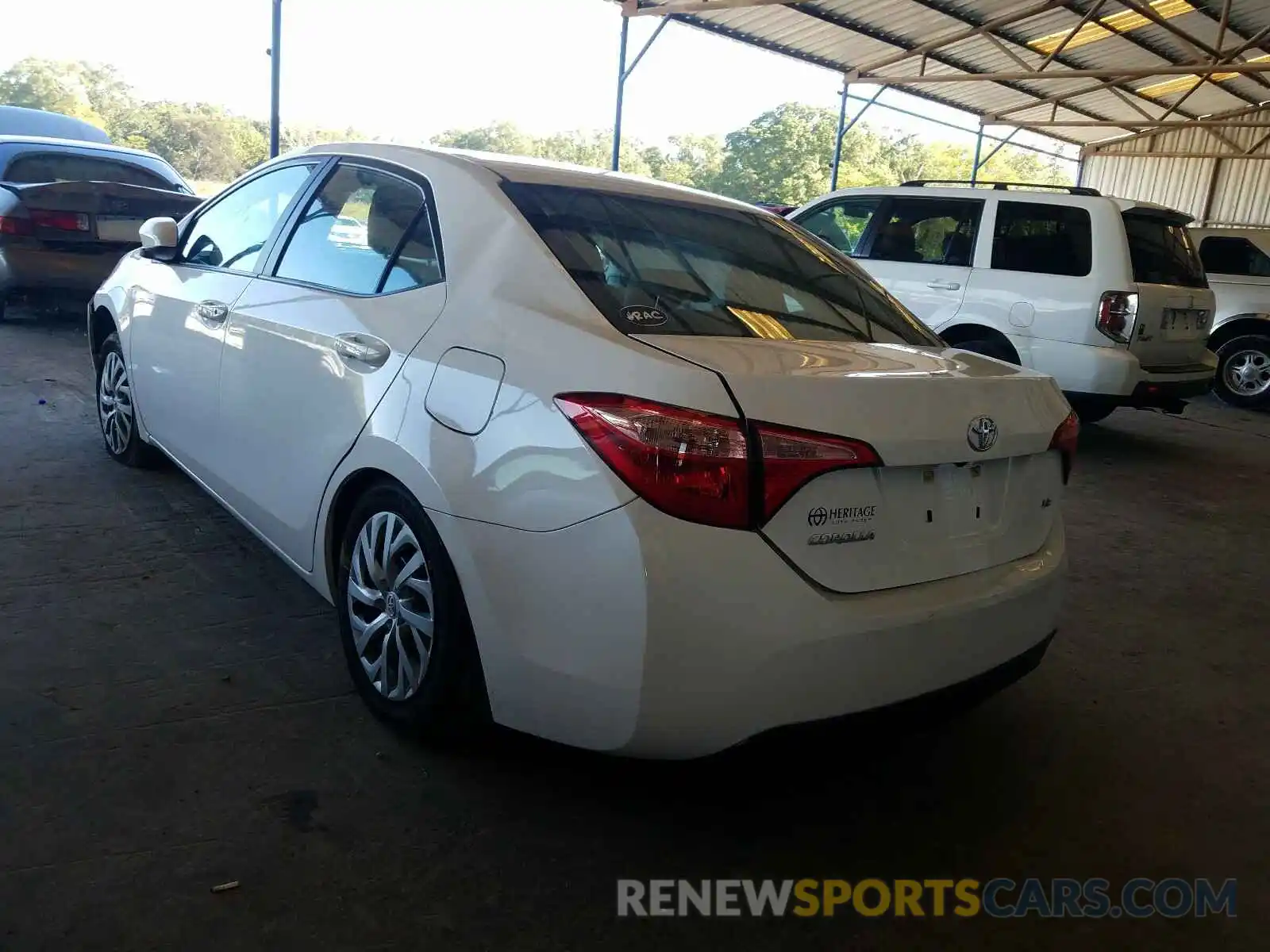 3 Photograph of a damaged car 2T1BURHE6KC206854 TOYOTA COROLLA 2019