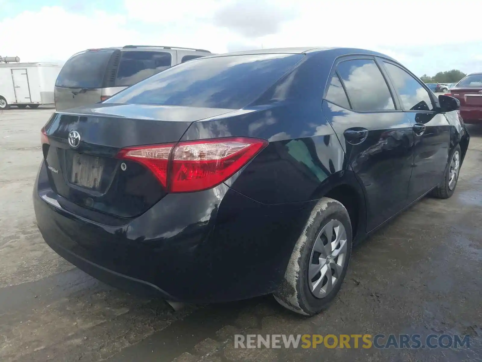 4 Photograph of a damaged car 2T1BURHE6KC207261 TOYOTA COROLLA 2019