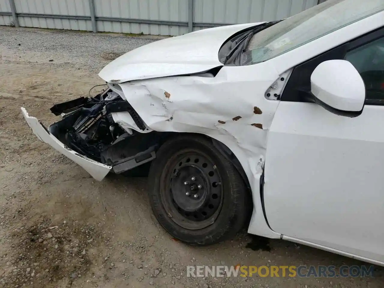 9 Photograph of a damaged car 2T1BURHE6KC209186 TOYOTA COROLLA 2019