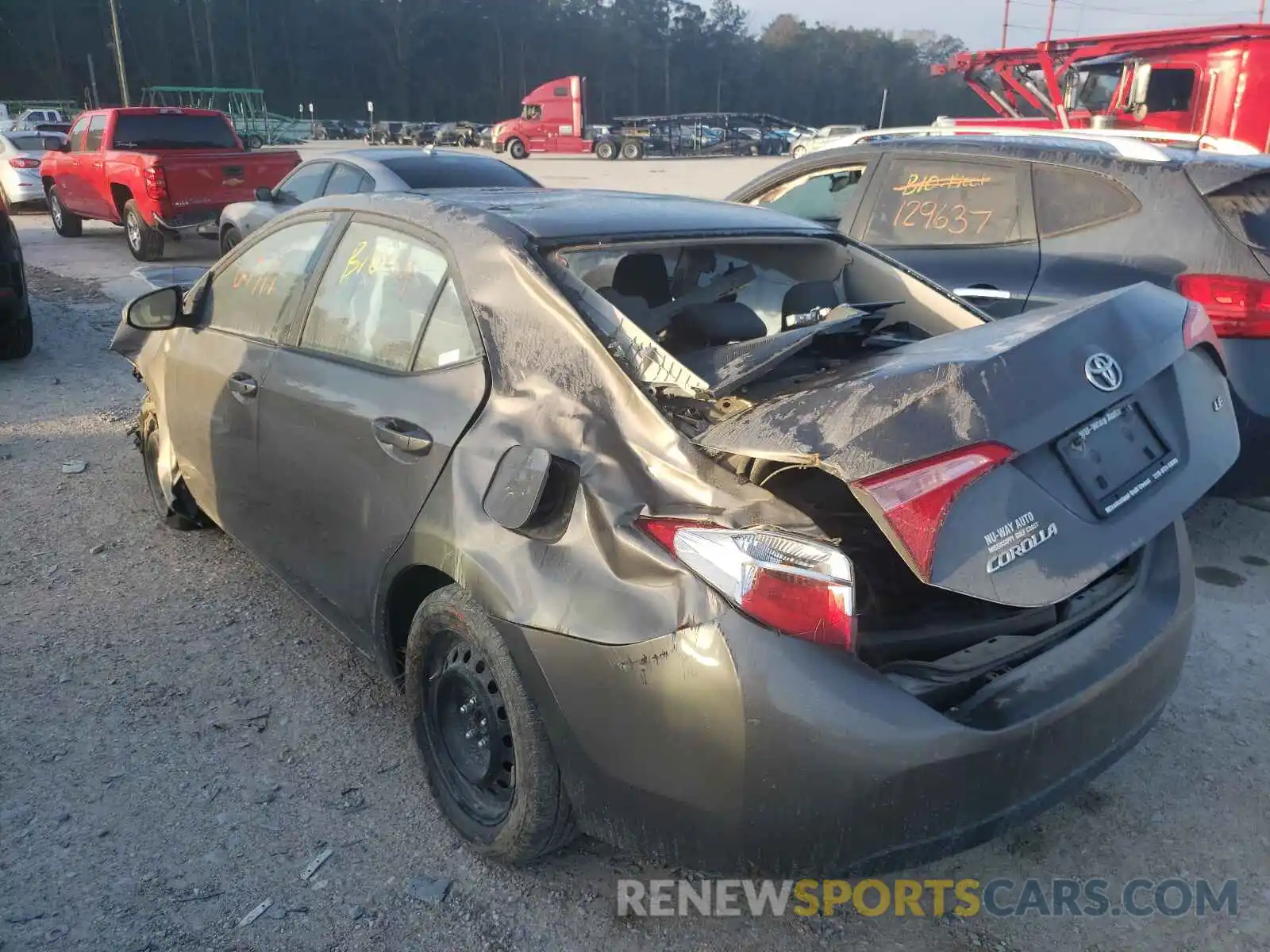 3 Photograph of a damaged car 2T1BURHE6KC209964 TOYOTA COROLLA 2019