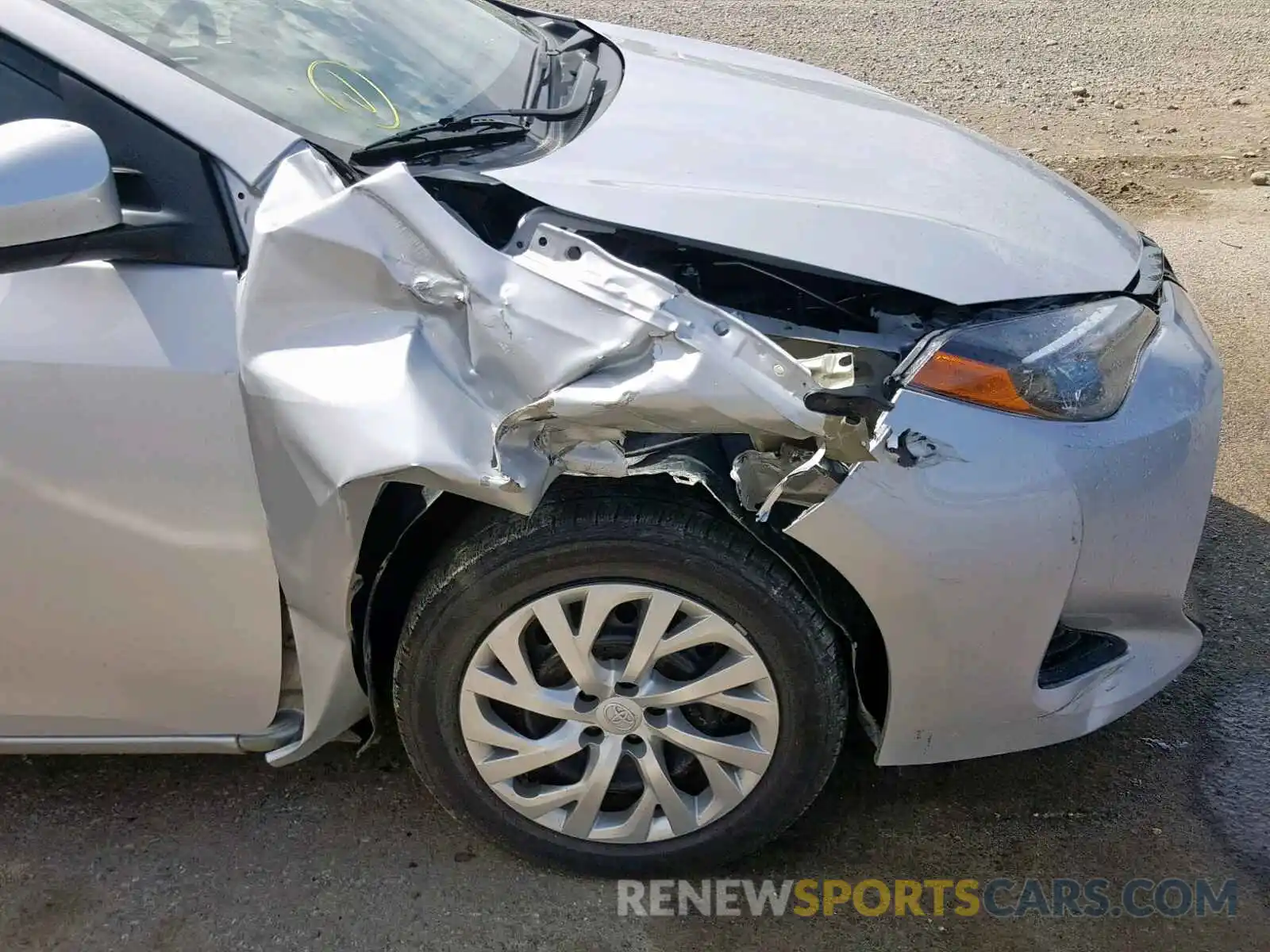 9 Photograph of a damaged car 2T1BURHE6KC210337 TOYOTA COROLLA 2019