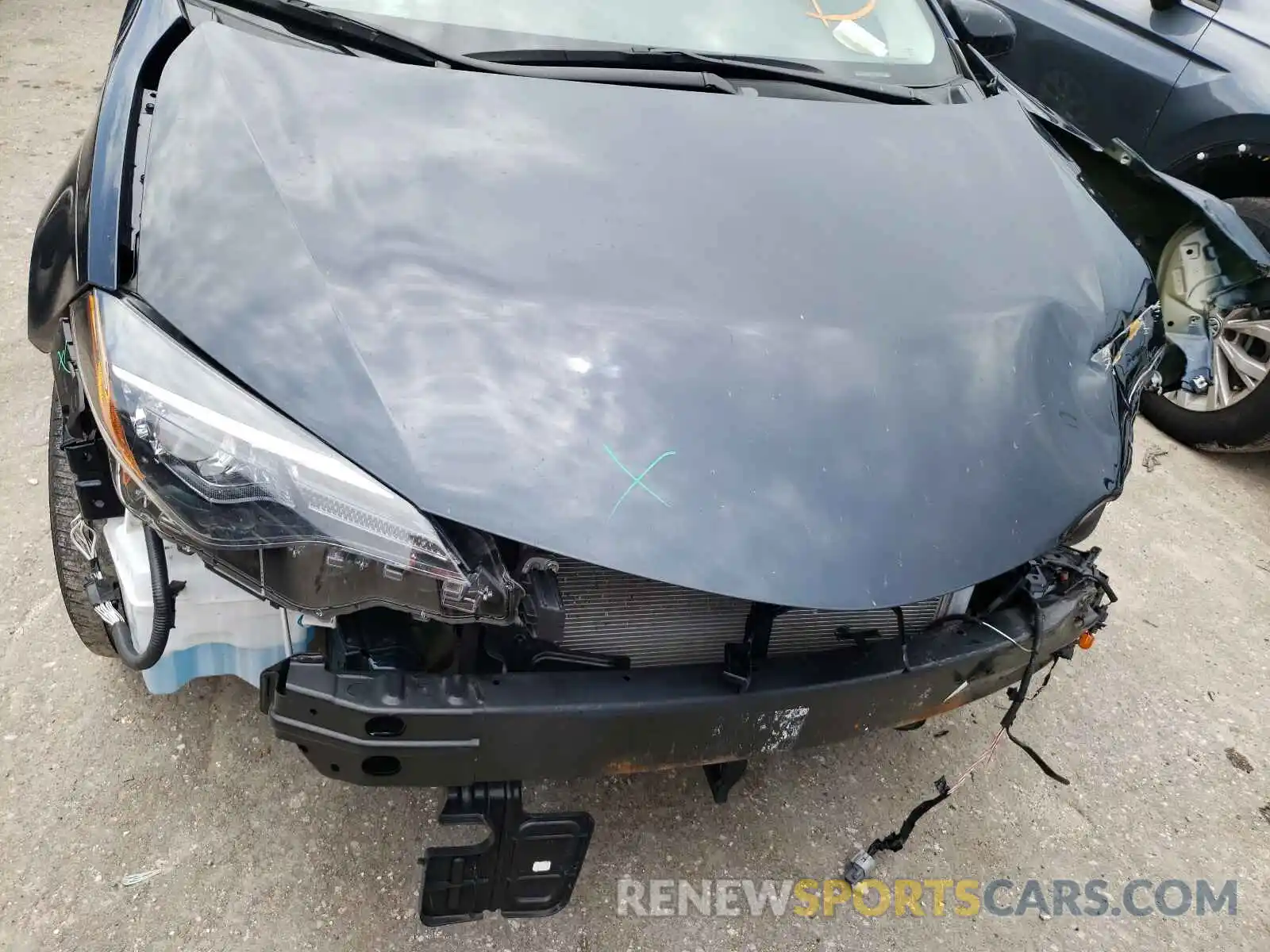 9 Photograph of a damaged car 2T1BURHE6KC211391 TOYOTA COROLLA 2019