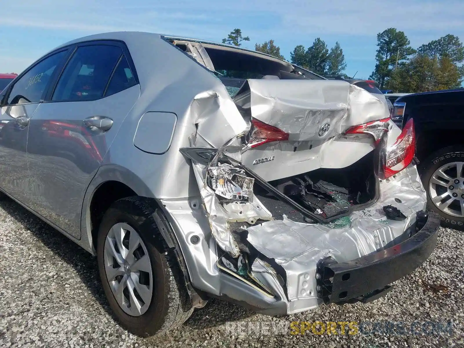9 Photograph of a damaged car 2T1BURHE6KC211472 TOYOTA COROLLA 2019