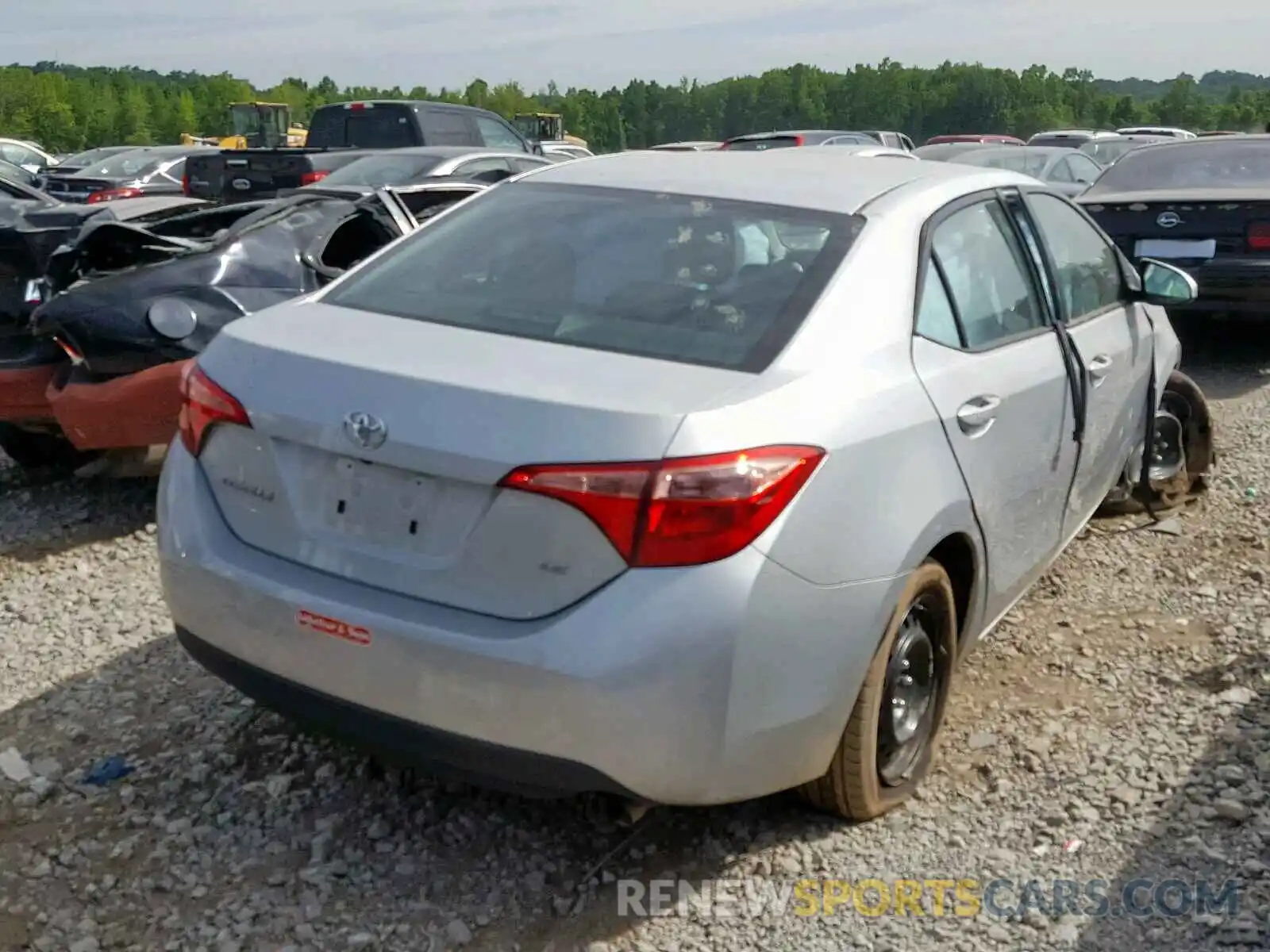 4 Photograph of a damaged car 2T1BURHE6KC214405 TOYOTA COROLLA 2019