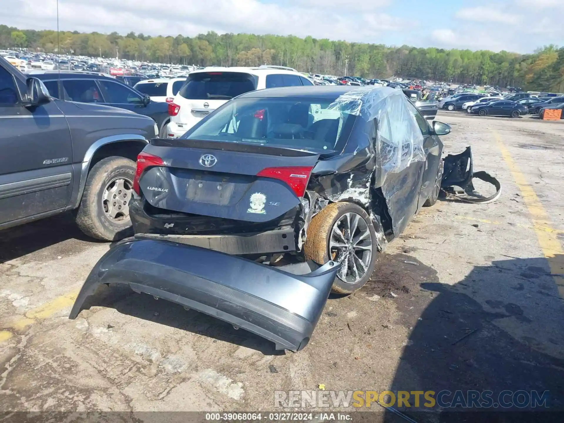 4 Photograph of a damaged car 2T1BURHE6KC214551 TOYOTA COROLLA 2019